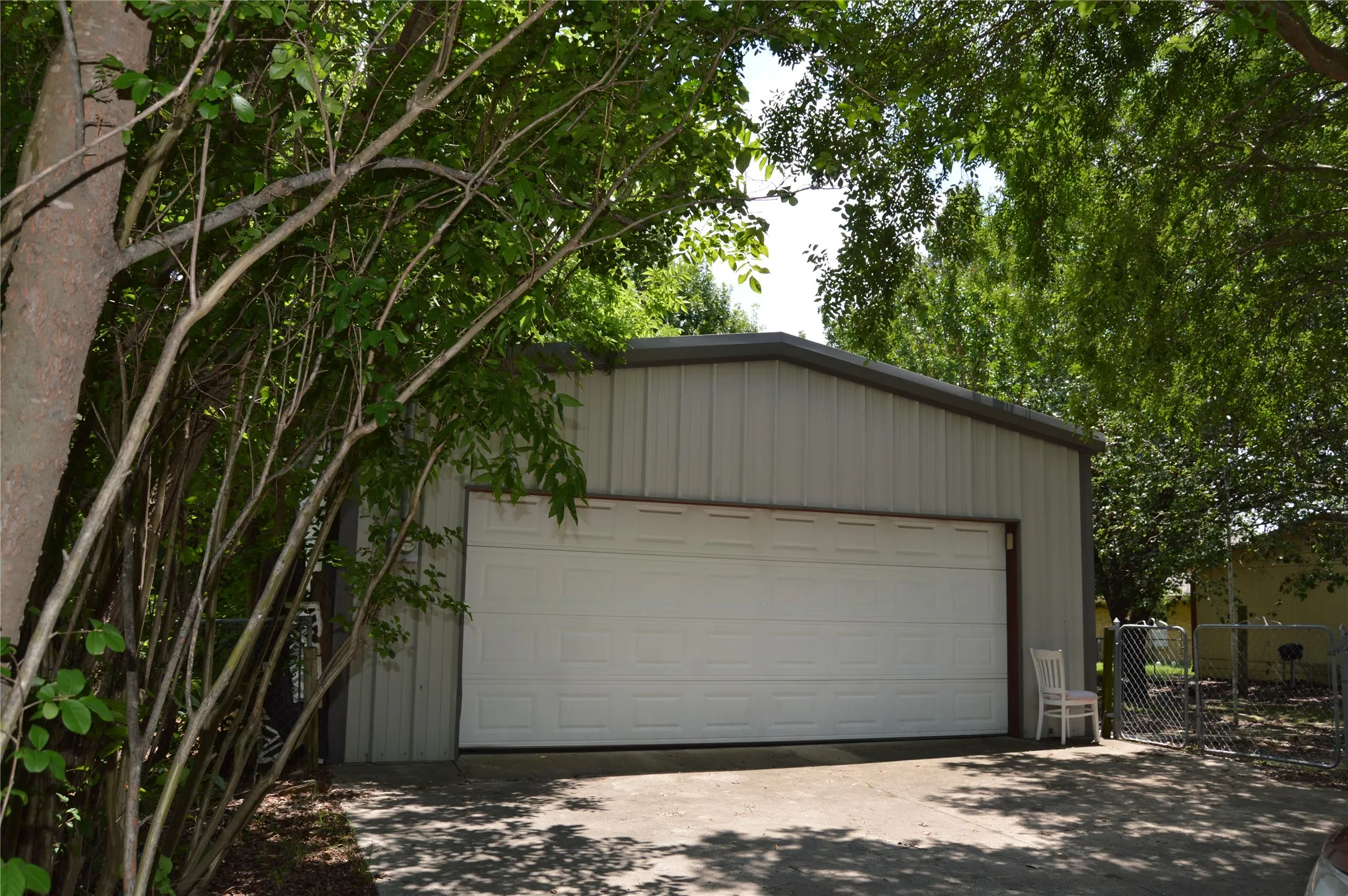 Single Family Residence For Sale in Hunt County , 3915 Wellington Street, Greenville, Texas 75401, 0, 0, Garage spaces, 1,050 Sqft, built in 2003, mls#21282502, Real Estate Agent in Greenville, Homes For Sale in Hunt county, Homes For Sale in Greenville, Realtor in Greenville Texas, Real Estate Brokerage Independent Realty Texas, Luminita Cordes Realtor