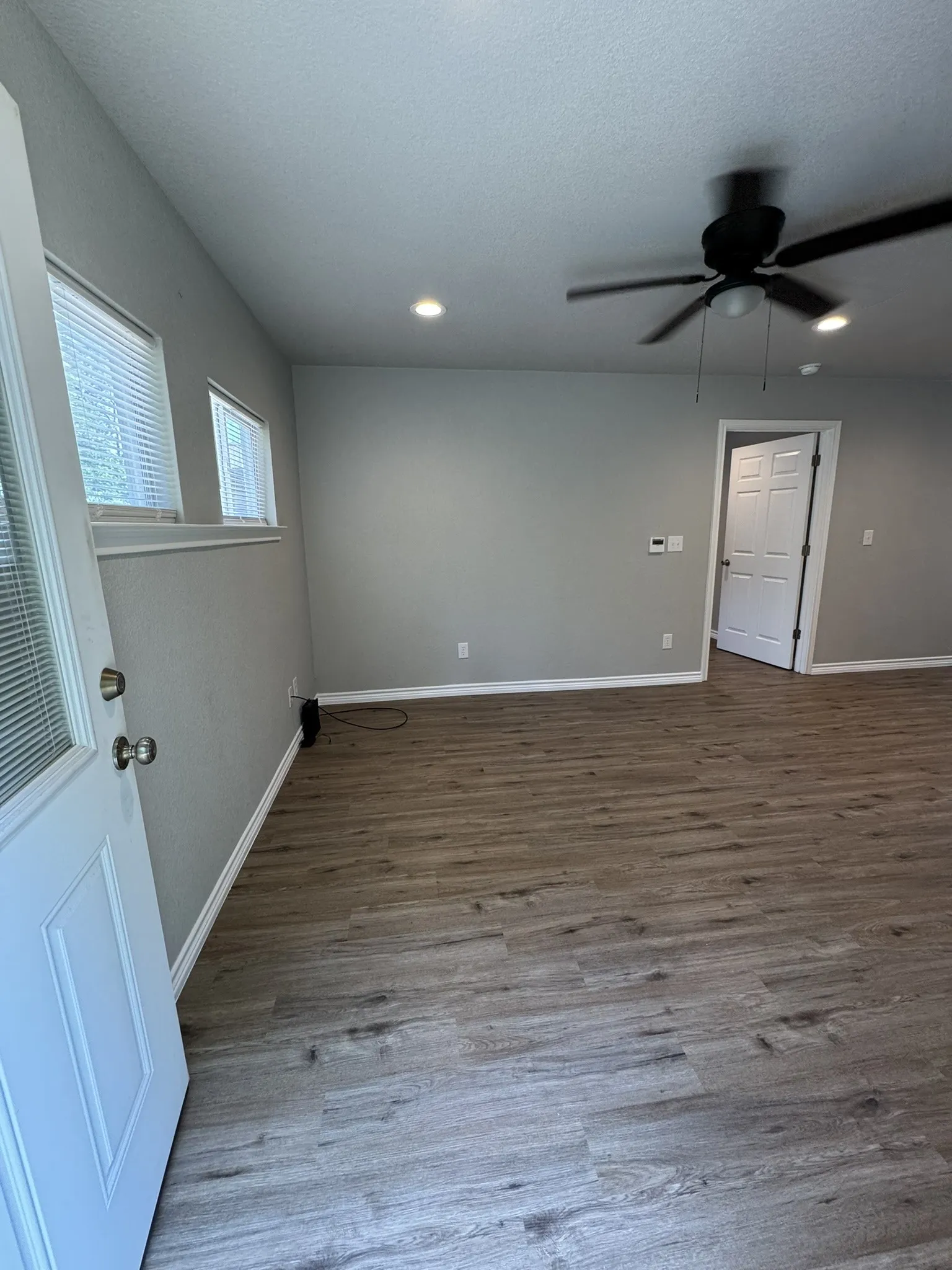 Single Family Residence For Rent in Parker County , 320 W 6th Street, Weatherford, Texas 76086, 1 Bedroom, 1 Bathroom, Garage spaces, 528 Sqft, built in 1958, mls#21281877, Real Estate Agent in Weatherford, Homes For Rent in Parker county, Homes For Rent in Weatherford, Realtor in Weatherford Texas, Real Estate Brokerage Independent Realty Texas, Luminita Cordes Realtor