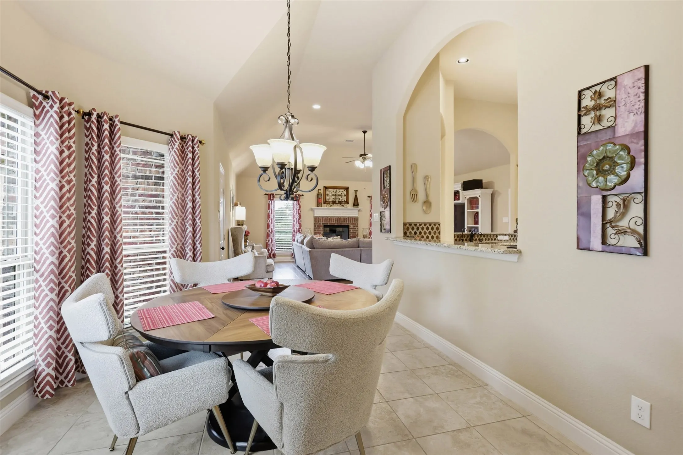 Single Family Residence For Sale in Denton County , 186 Las Colinas Trail, Cross Roads, Texas 76227, 4 Bedroom, 4 Bathroom, 3 Garage spaces, 3,457 Sqft, built in 2014, mls#21281810, Real Estate Agent in Cross Roads, Homes For Sale in Denton county, Homes For Sale in Cross Roads, Realtor in Cross Roads Texas, Real Estate Brokerage Independent Realty Texas, Luminita Cordes Realtor