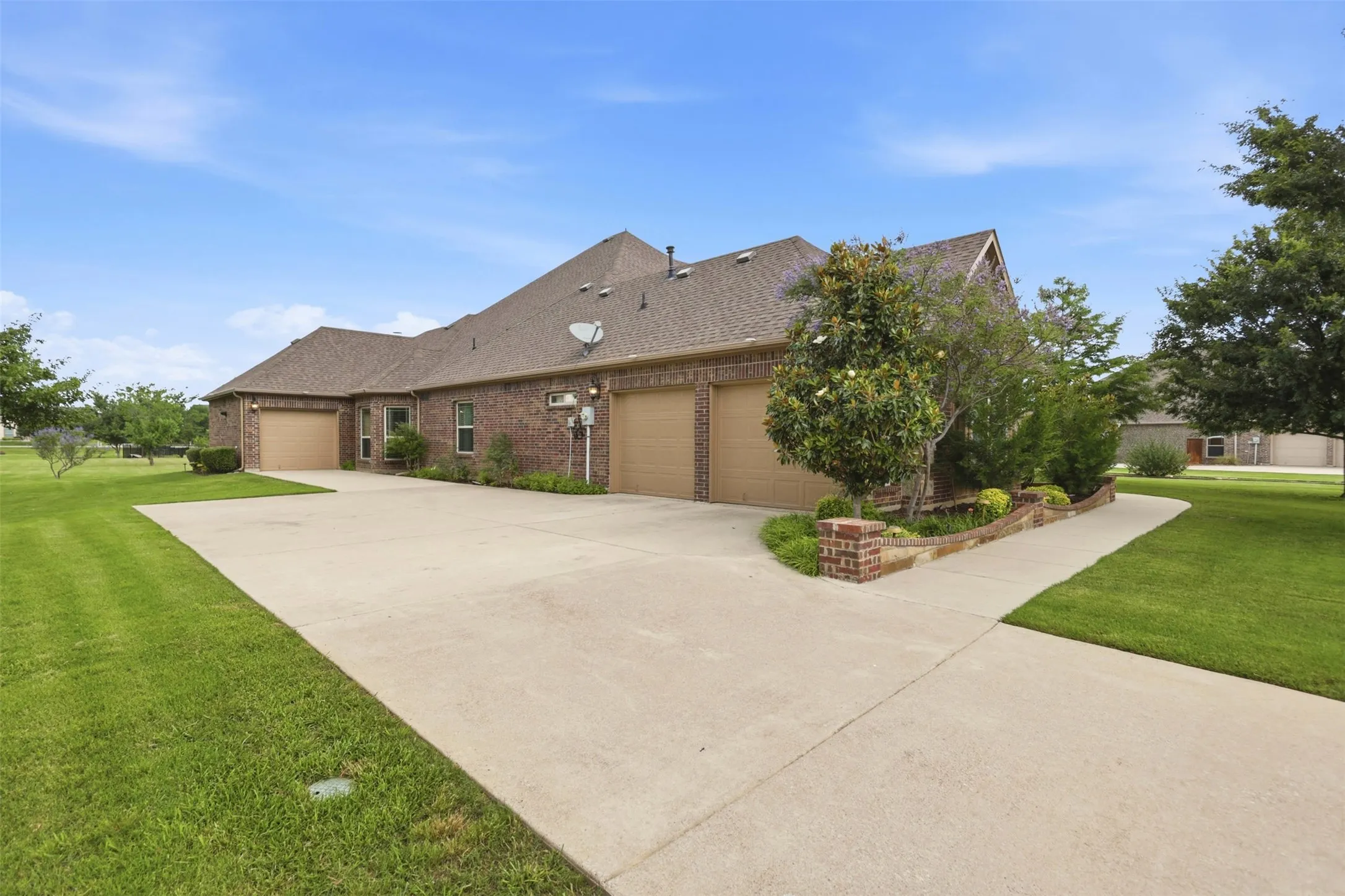 Single Family Residence For Sale in Denton County , 186 Las Colinas Trail, Cross Roads, Texas 76227, 4 Bedroom, 4 Bathroom, 3 Garage spaces, 3,457 Sqft, built in 2014, mls#21281810, Real Estate Agent in Cross Roads, Homes For Sale in Denton county, Homes For Sale in Cross Roads, Realtor in Cross Roads Texas, Real Estate Brokerage Independent Realty Texas, Luminita Cordes Realtor