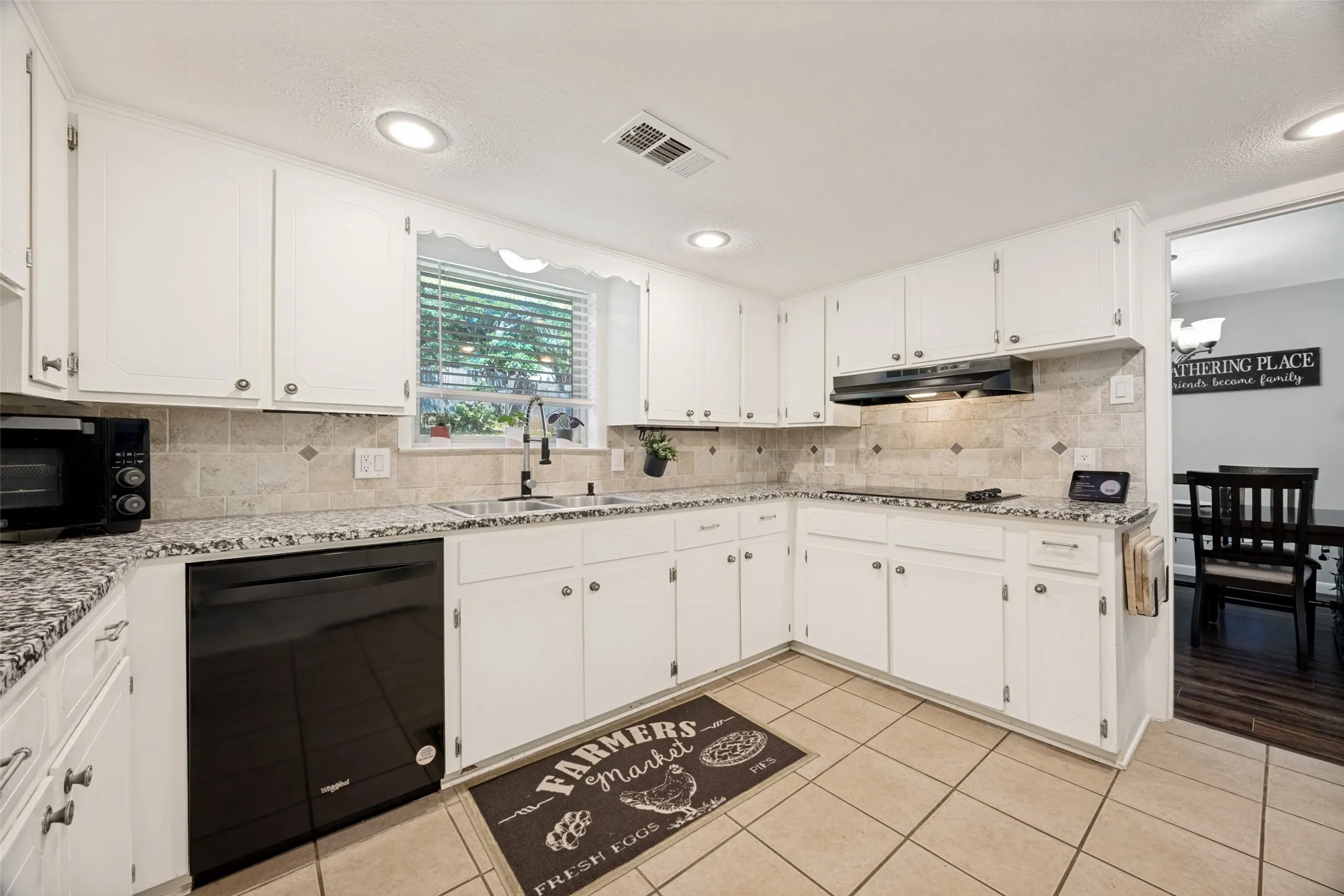 Single Family Residence For Sale in Grayson County , 1510 W Mcgee Street, Sherman, Texas 75092, 4 Bedroom, 3 Bathroom, 2 Garage spaces, 1,996 Sqft, built in 1963, mls#21282647, Real Estate Agent in Sherman, Homes For Sale in Grayson county, Homes For Sale in Sherman, Realtor in Sherman Texas, Real Estate Brokerage Independent Realty Texas, Luminita Cordes Realtor