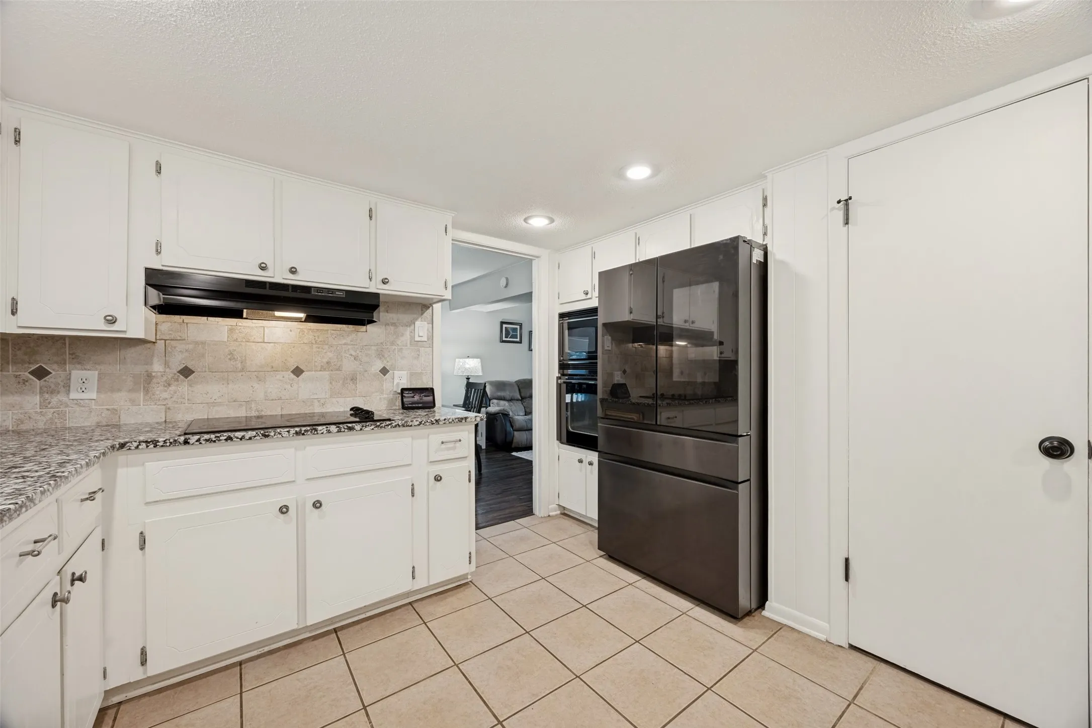 Single Family Residence For Sale in Grayson County , 1510 W Mcgee Street, Sherman, Texas 75092, 4 Bedroom, 3 Bathroom, 2 Garage spaces, 1,996 Sqft, built in 1963, mls#21282647, Real Estate Agent in Sherman, Homes For Sale in Grayson county, Homes For Sale in Sherman, Realtor in Sherman Texas, Real Estate Brokerage Independent Realty Texas, Luminita Cordes Realtor