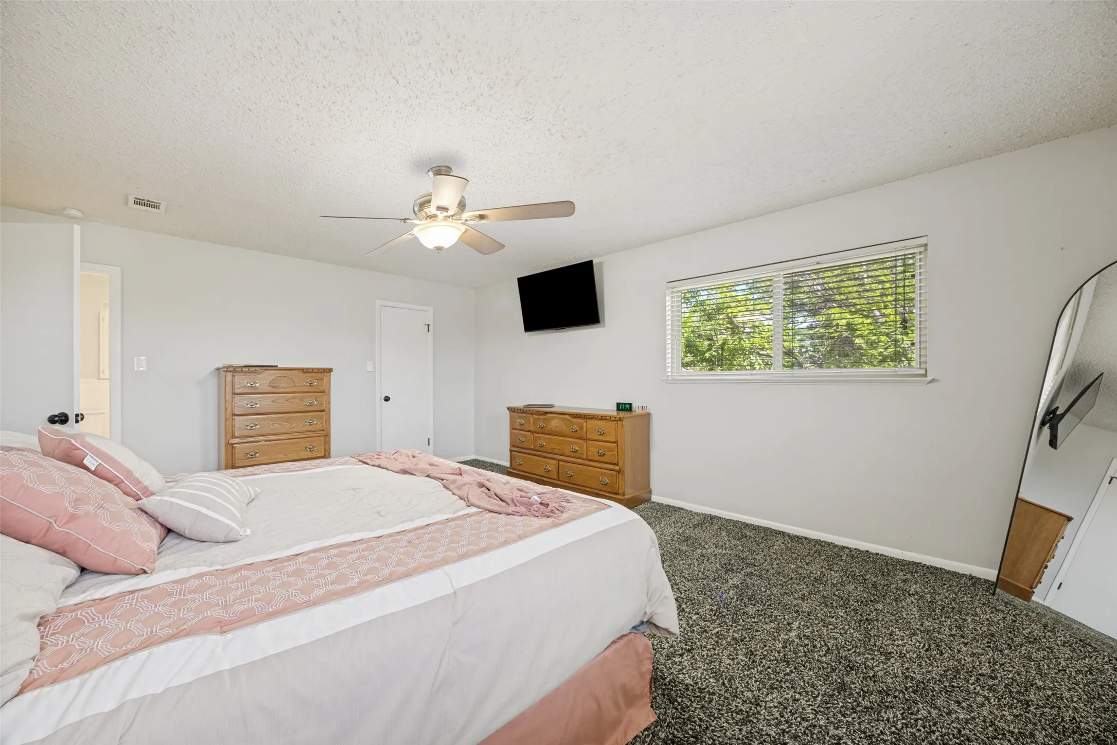 Single Family Residence For Sale in Grayson County , 1510 W Mcgee Street, Sherman, Texas 75092, 4 Bedroom, 3 Bathroom, 2 Garage spaces, 1,996 Sqft, built in 1963, mls#21282647, Real Estate Agent in Sherman, Homes For Sale in Grayson county, Homes For Sale in Sherman, Realtor in Sherman Texas, Real Estate Brokerage Independent Realty Texas, Luminita Cordes Realtor
