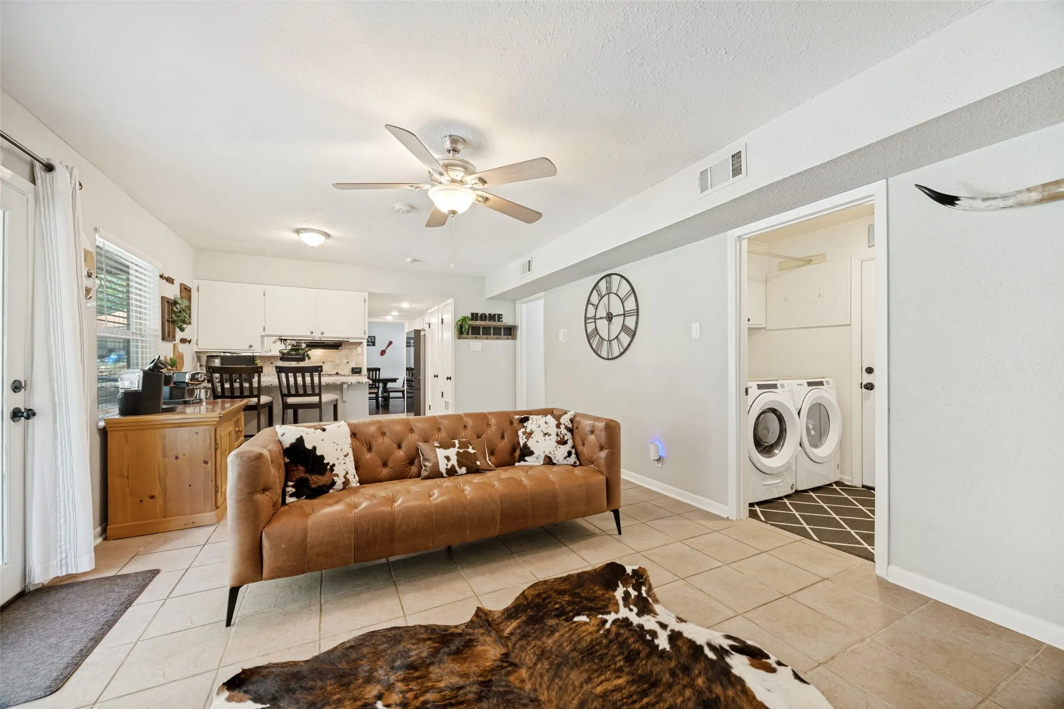 Single Family Residence For Sale in Grayson County , 1510 W Mcgee Street, Sherman, Texas 75092, 4 Bedroom, 3 Bathroom, 2 Garage spaces, 1,996 Sqft, built in 1963, mls#21282647, Real Estate Agent in Sherman, Homes For Sale in Grayson county, Homes For Sale in Sherman, Realtor in Sherman Texas, Real Estate Brokerage Independent Realty Texas, Luminita Cordes Realtor