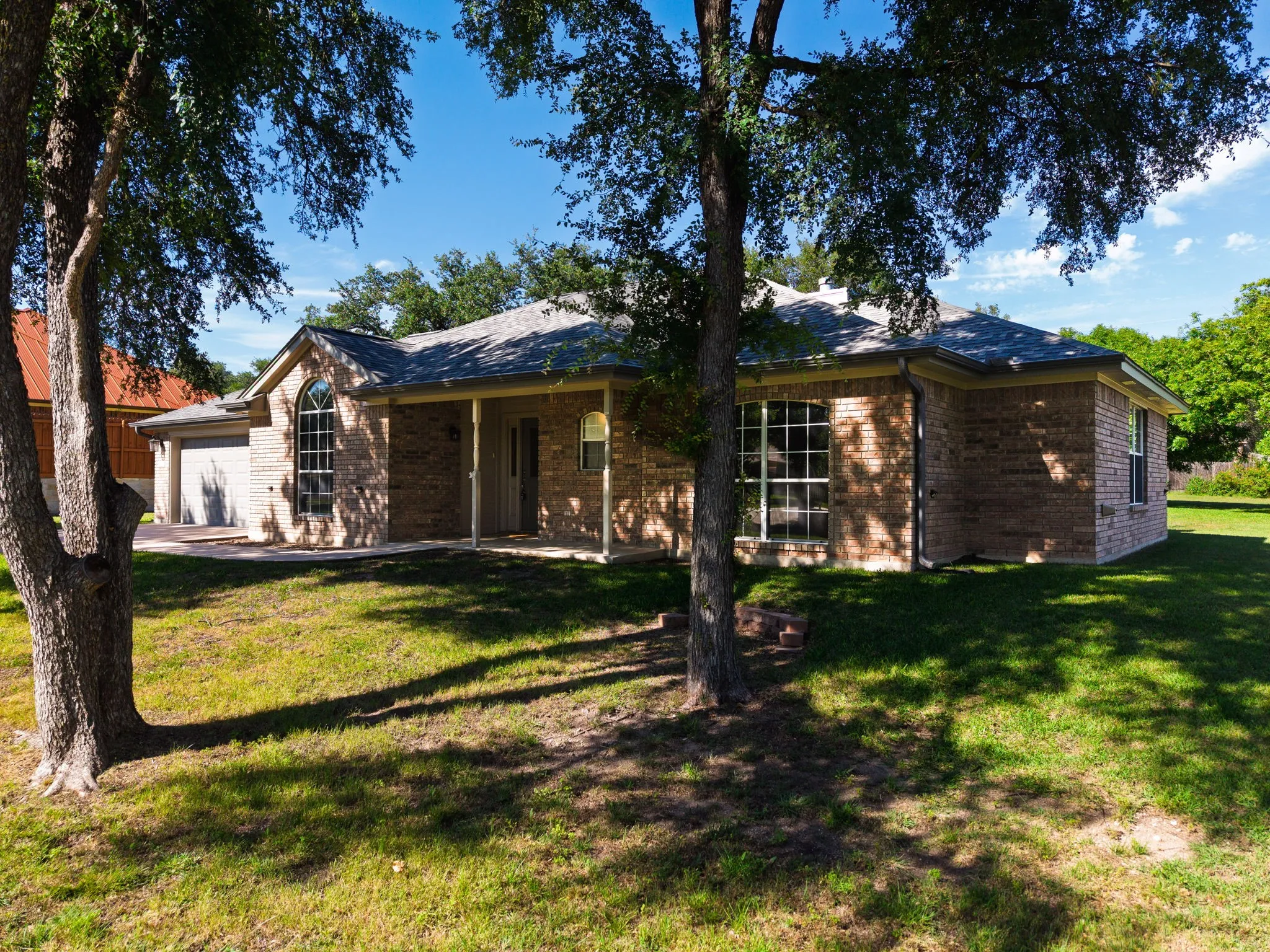 Single Family Residence For Sale in Lampasas County , 1909 Diamond Ridge Drive, Lampasas, Texas 76550, 4 Bedroom, 2 Bathroom, 2 Garage spaces, 1,886 Sqft, built in 2001, mls#21276885, Real Estate Agent in Lampasas, Homes For Sale in Lampasas county, Homes For Sale in Lampasas, Realtor in Lampasas Texas, Real Estate Brokerage Independent Realty Texas, Luminita Cordes Realtor