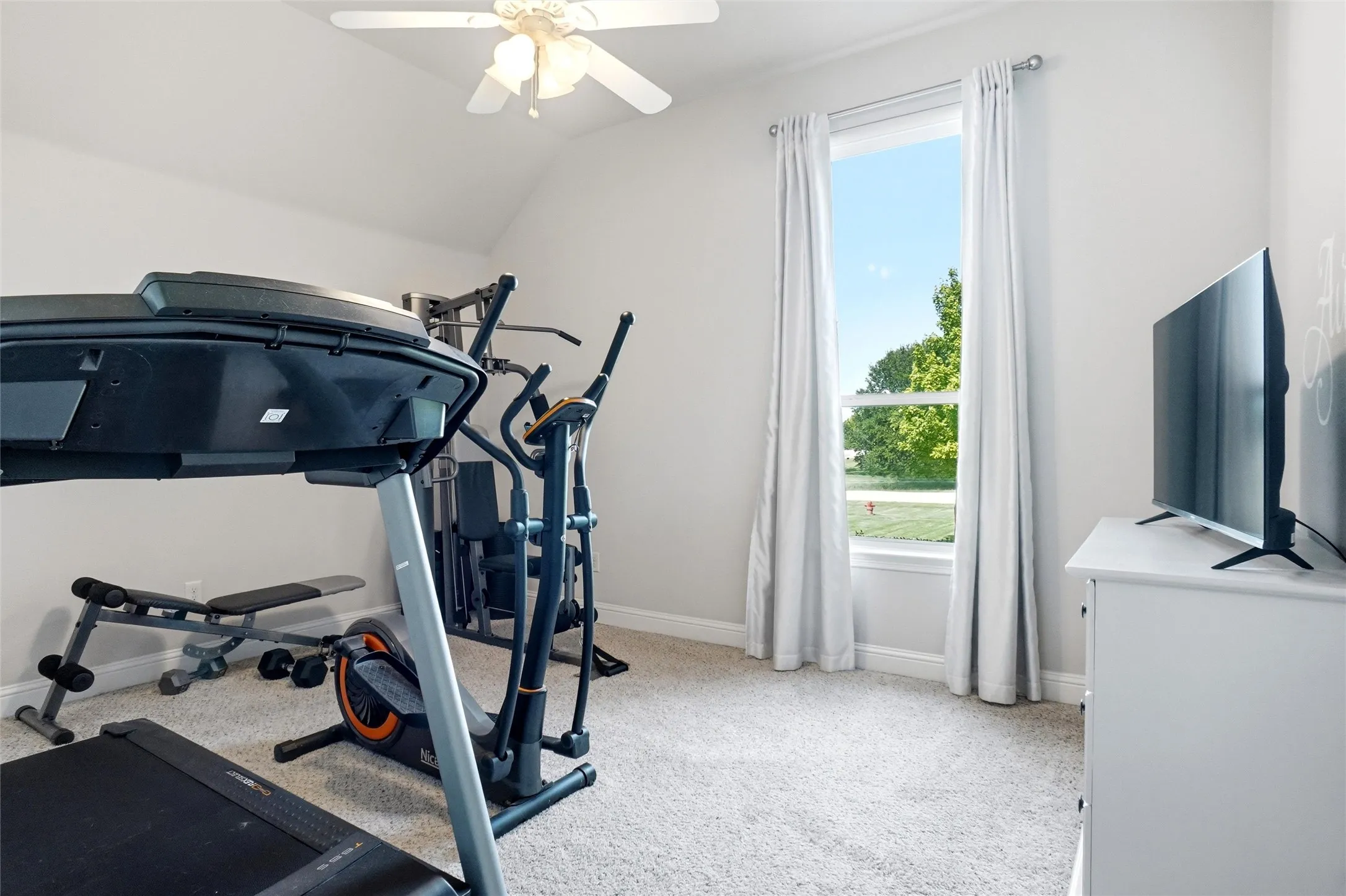 Single Family Residence For Sale in Parker County , 481 Addison Drive, Weatherford, Texas 76087, 4 Bedroom, 3 Bathroom, 3 Garage spaces, 2,913 Sqft, built in 2015, mls#21272163, Real Estate Agent in Weatherford, Homes For Sale in Parker county, Homes For Sale in Weatherford, Realtor in Weatherford Texas, Real Estate Brokerage Independent Realty Texas, Luminita Cordes Realtor