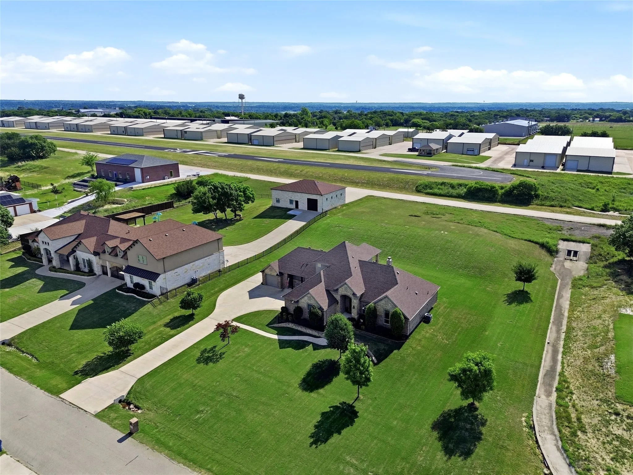Single Family Residence For Sale in Parker County , 481 Addison Drive, Weatherford, Texas 76087, 4 Bedroom, 3 Bathroom, 3 Garage spaces, 2,913 Sqft, built in 2015, mls#21272163, Real Estate Agent in Weatherford, Homes For Sale in Parker county, Homes For Sale in Weatherford, Realtor in Weatherford Texas, Real Estate Brokerage Independent Realty Texas, Luminita Cordes Realtor