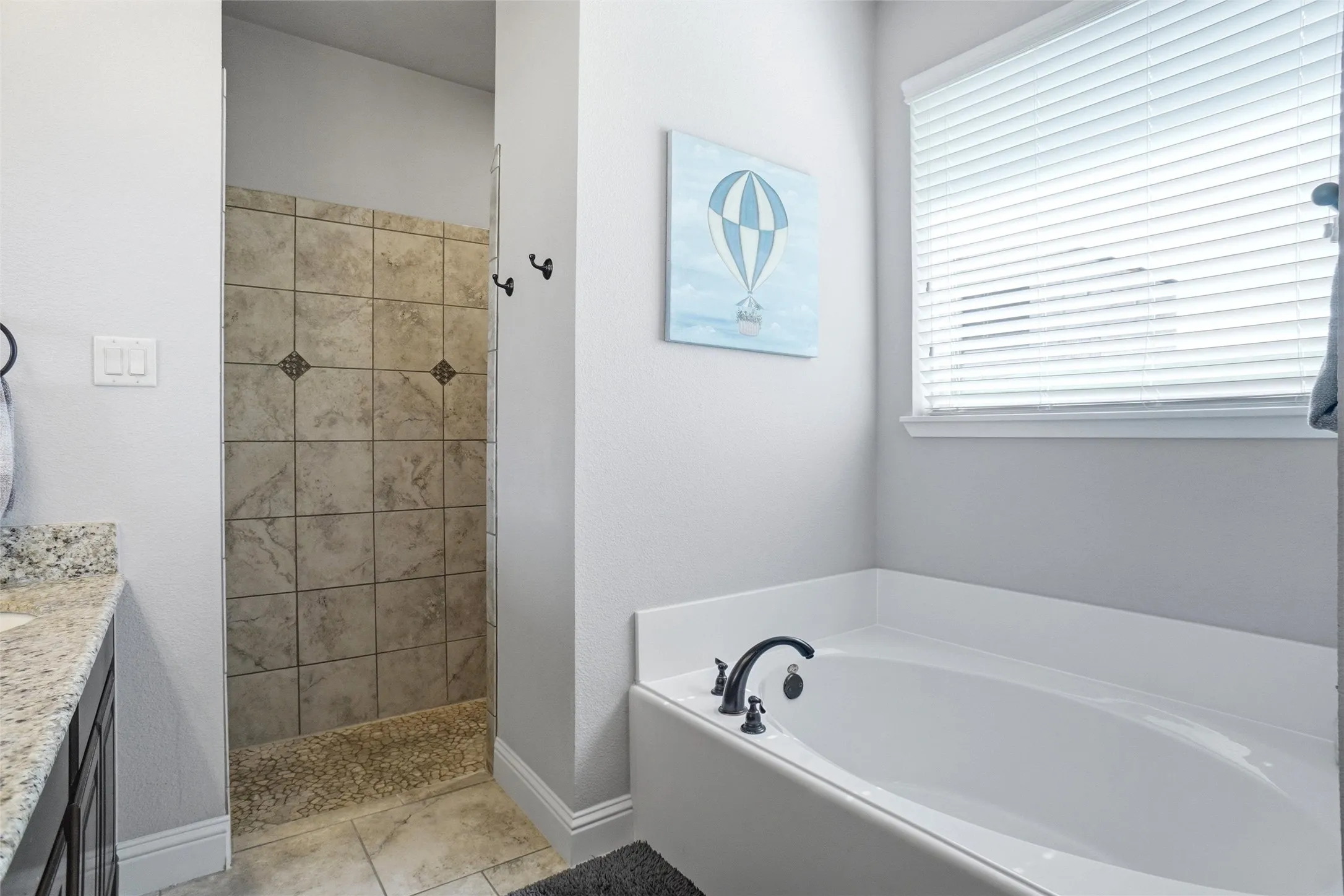 Single Family Residence For Sale in Parker County , 481 Addison Drive, Weatherford, Texas 76087, 4 Bedroom, 3 Bathroom, 3 Garage spaces, 2,913 Sqft, built in 2015, mls#21272163, Real Estate Agent in Weatherford, Homes For Sale in Parker county, Homes For Sale in Weatherford, Realtor in Weatherford Texas, Real Estate Brokerage Independent Realty Texas, Luminita Cordes Realtor