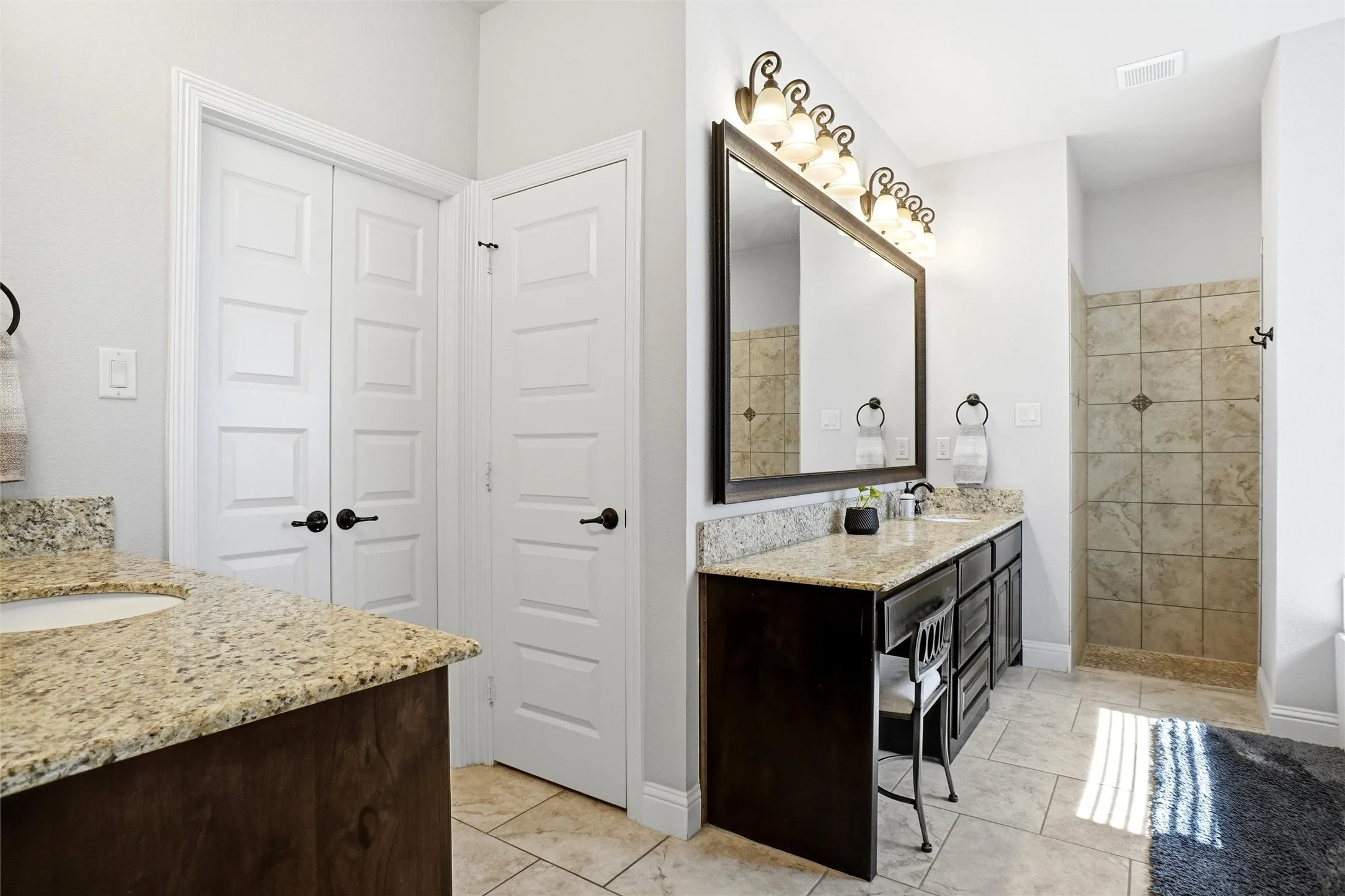 Single Family Residence For Sale in Parker County , 481 Addison Drive, Weatherford, Texas 76087, 4 Bedroom, 3 Bathroom, 3 Garage spaces, 2,913 Sqft, built in 2015, mls#21272163, Real Estate Agent in Weatherford, Homes For Sale in Parker county, Homes For Sale in Weatherford, Realtor in Weatherford Texas, Real Estate Brokerage Independent Realty Texas, Luminita Cordes Realtor