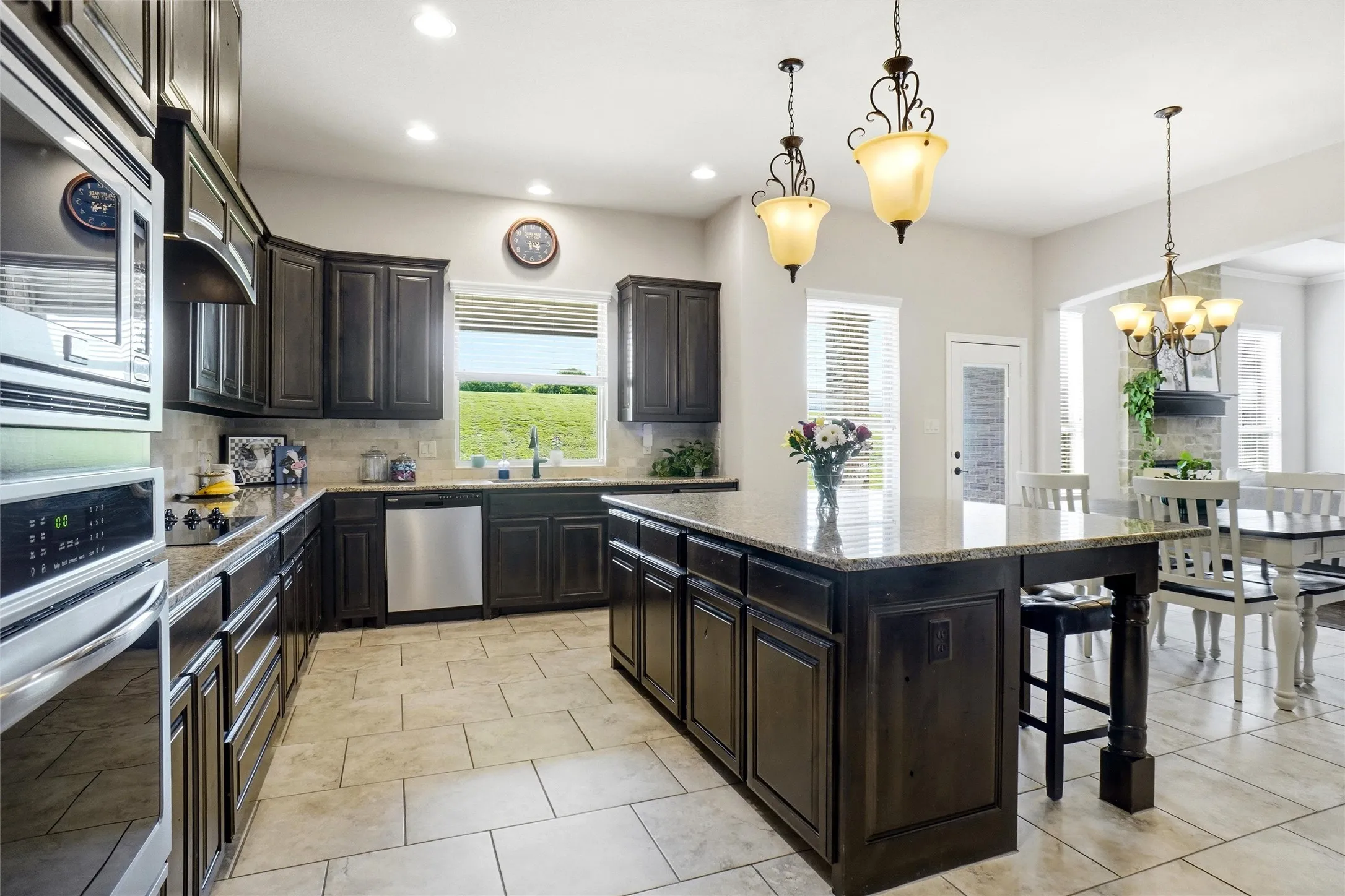 Single Family Residence For Sale in Parker County , 481 Addison Drive, Weatherford, Texas 76087, 4 Bedroom, 3 Bathroom, 3 Garage spaces, 2,913 Sqft, built in 2015, mls#21272163, Real Estate Agent in Weatherford, Homes For Sale in Parker county, Homes For Sale in Weatherford, Realtor in Weatherford Texas, Real Estate Brokerage Independent Realty Texas, Luminita Cordes Realtor