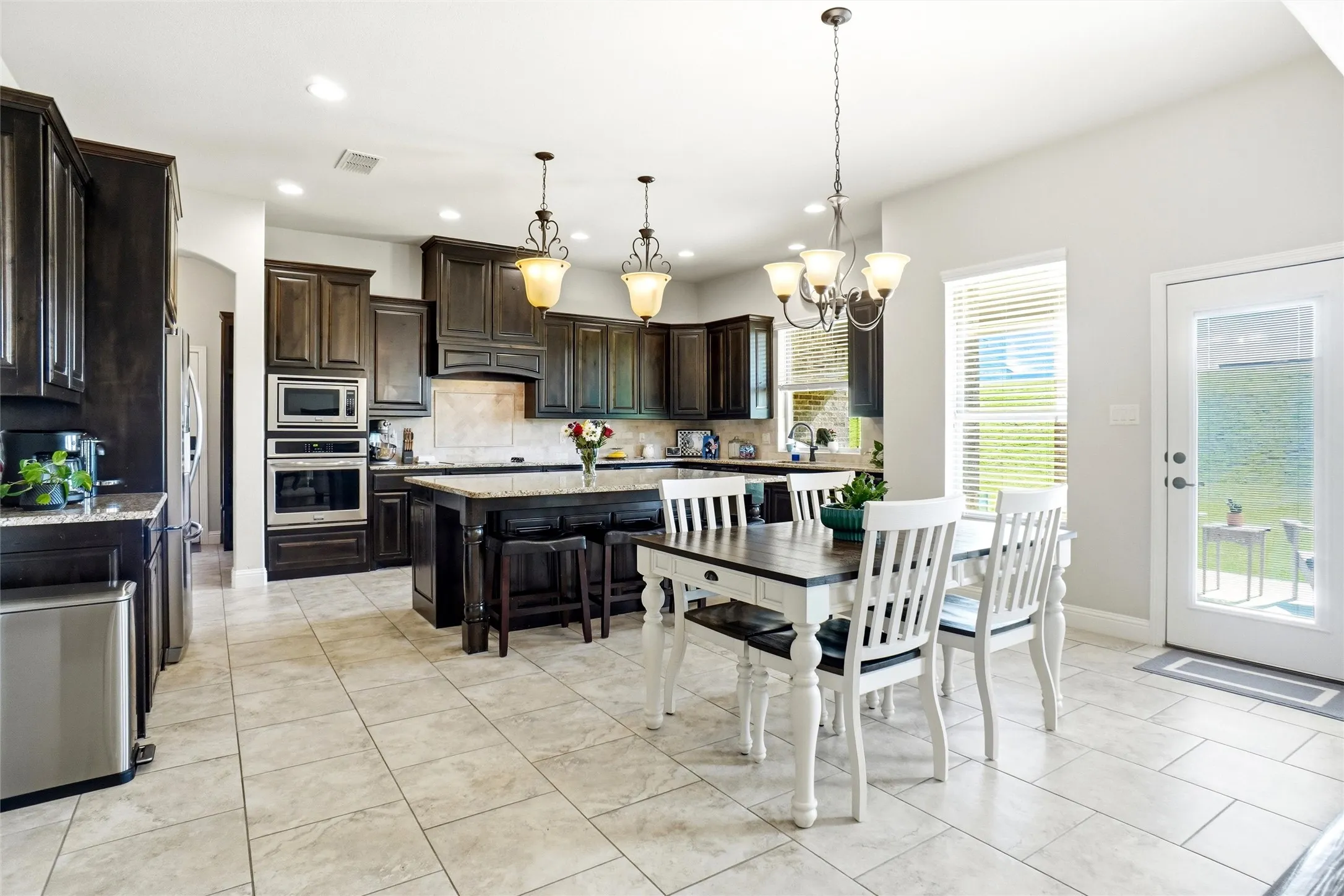 Single Family Residence For Sale in Parker County , 481 Addison Drive, Weatherford, Texas 76087, 4 Bedroom, 3 Bathroom, 3 Garage spaces, 2,913 Sqft, built in 2015, mls#21272163, Real Estate Agent in Weatherford, Homes For Sale in Parker county, Homes For Sale in Weatherford, Realtor in Weatherford Texas, Real Estate Brokerage Independent Realty Texas, Luminita Cordes Realtor