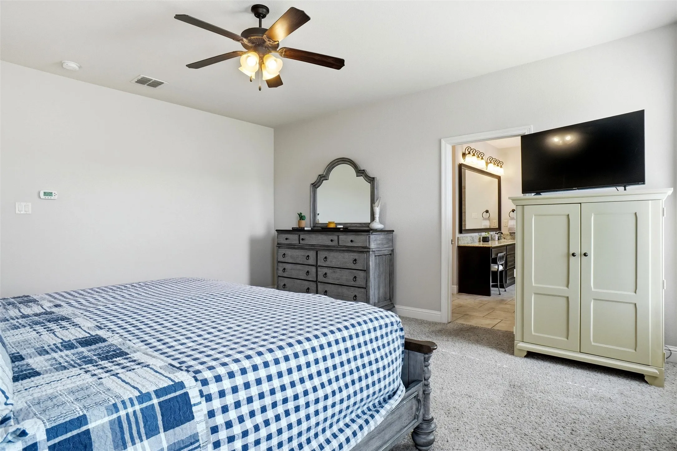 Single Family Residence For Sale in Parker County , 481 Addison Drive, Weatherford, Texas 76087, 4 Bedroom, 3 Bathroom, 3 Garage spaces, 2,913 Sqft, built in 2015, mls#21272163, Real Estate Agent in Weatherford, Homes For Sale in Parker county, Homes For Sale in Weatherford, Realtor in Weatherford Texas, Real Estate Brokerage Independent Realty Texas, Luminita Cordes Realtor