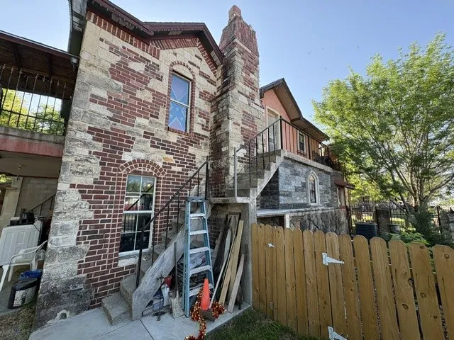 Single Family Residence For Sale in Dallas County , 4335 Moler Street, Dallas, Texas 75211, 3 Bedrooms, 2 Bathrooms, Garage spaces, 2,005 Sqft, built in 1944, Price $298,900, mls#21282685, Real Estate Agent in Dallas, Homes For Sale in Dallas county, Homes For Sale in Dallas, Realtor in Dallas Texas, Real Estate Brokerage Independent Realty Texas, Luminita Cordes Realtor