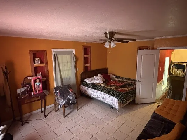 Single Family Residence For Sale in Dallas County , 4335 Moler Street, Dallas, Texas 75211, 3 Bedrooms, 2 Bathrooms, Garage spaces, 2,005 Sqft, built in 1944, Price $298,900, mls#21282685, Real Estate Agent in Dallas, Homes For Sale in Dallas county, Homes For Sale in Dallas, Realtor in Dallas Texas, Real Estate Brokerage Independent Realty Texas, Luminita Cordes Realtor