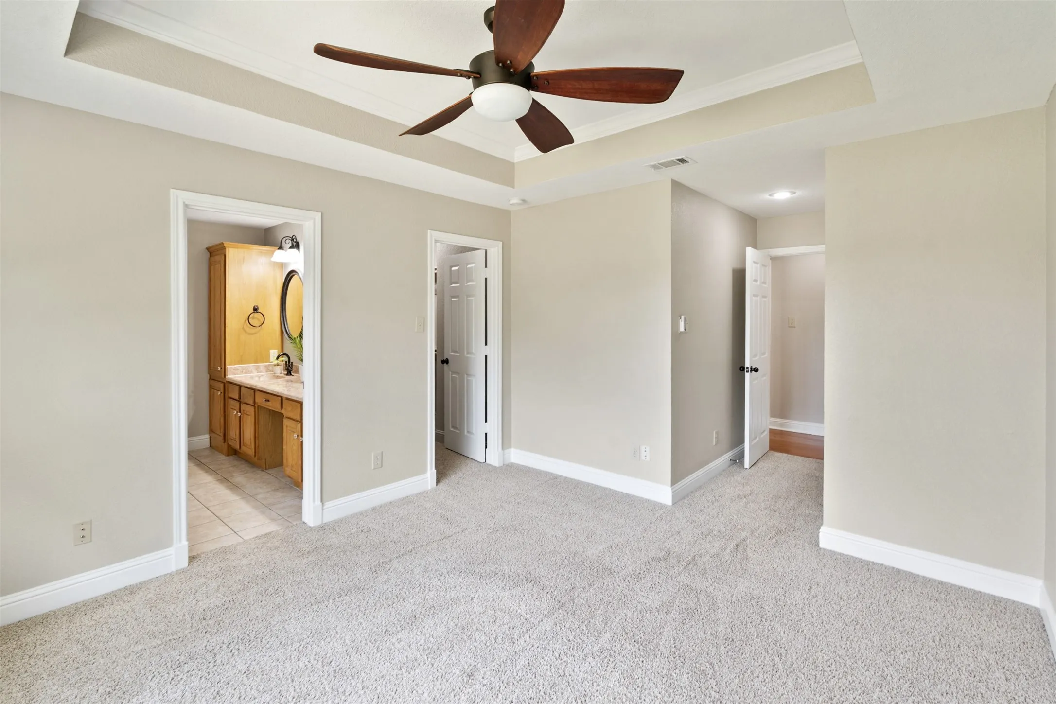 Single Family Residence For Sale in Henderson County , 125 Meadow Heath Drive, Gun Barrel City, Texas 75156, 3 Bedroom, 2 Bathroom, 2 Garage spaces, 1,363 Sqft, built in 2005, mls#21282172, Real Estate Agent in Gun Barrel City, Homes For Sale in Henderson county, Homes For Sale in Gun Barrel City, Realtor in Gun Barrel City Texas, Real Estate Brokerage Independent Realty Texas, Luminita Cordes Realtor