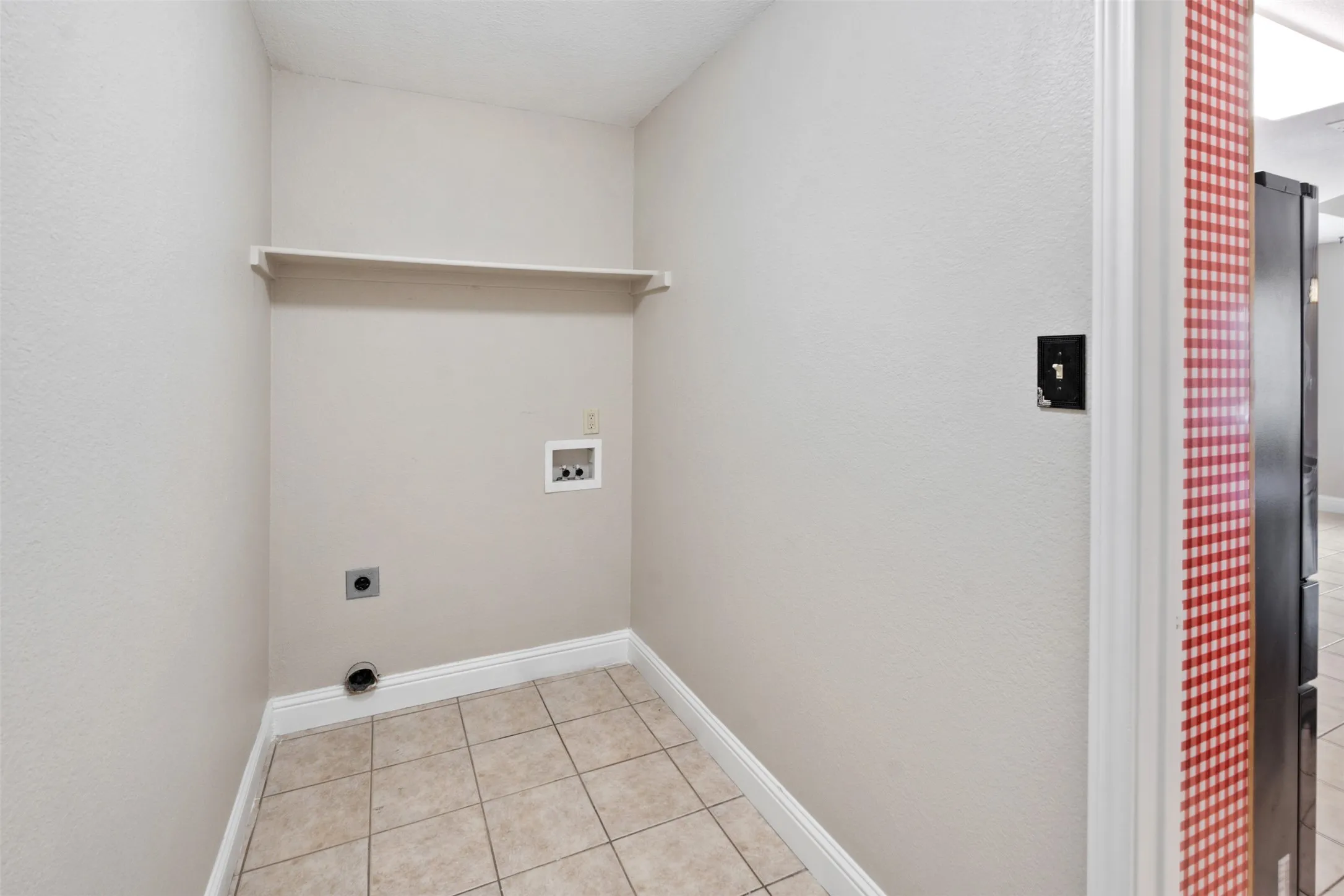 Single Family Residence For Sale in Henderson County , 125 Meadow Heath Drive, Gun Barrel City, Texas 75156, 3 Bedroom, 2 Bathroom, 2 Garage spaces, 1,363 Sqft, built in 2005, mls#21282172, Real Estate Agent in Gun Barrel City, Homes For Sale in Henderson county, Homes For Sale in Gun Barrel City, Realtor in Gun Barrel City Texas, Real Estate Brokerage Independent Realty Texas, Luminita Cordes Realtor