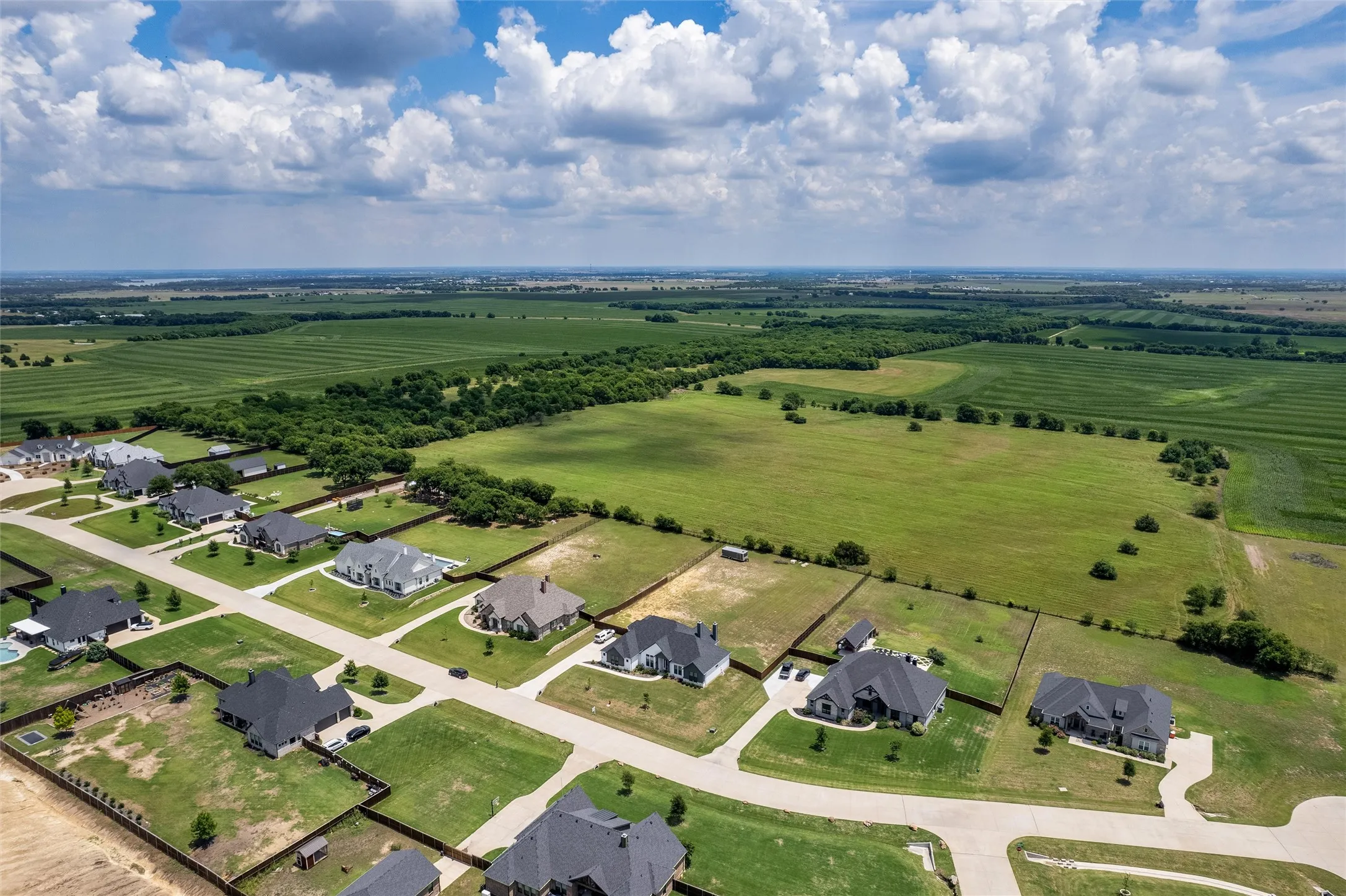 Single Family Residence For Sale in Ellis County , 410 Dove Meadow Trail, Waxahachie, Texas 75167, 4 Bedroom, 3 Bathroom, 3 Garage spaces, 3,047 Sqft, built in 2024, mls#21282083, Real Estate Agent in Waxahachie, Homes For Sale in Ellis county, Homes For Sale in Waxahachie, Realtor in Waxahachie Texas, Real Estate Brokerage Independent Realty Texas, Luminita Cordes Realtor