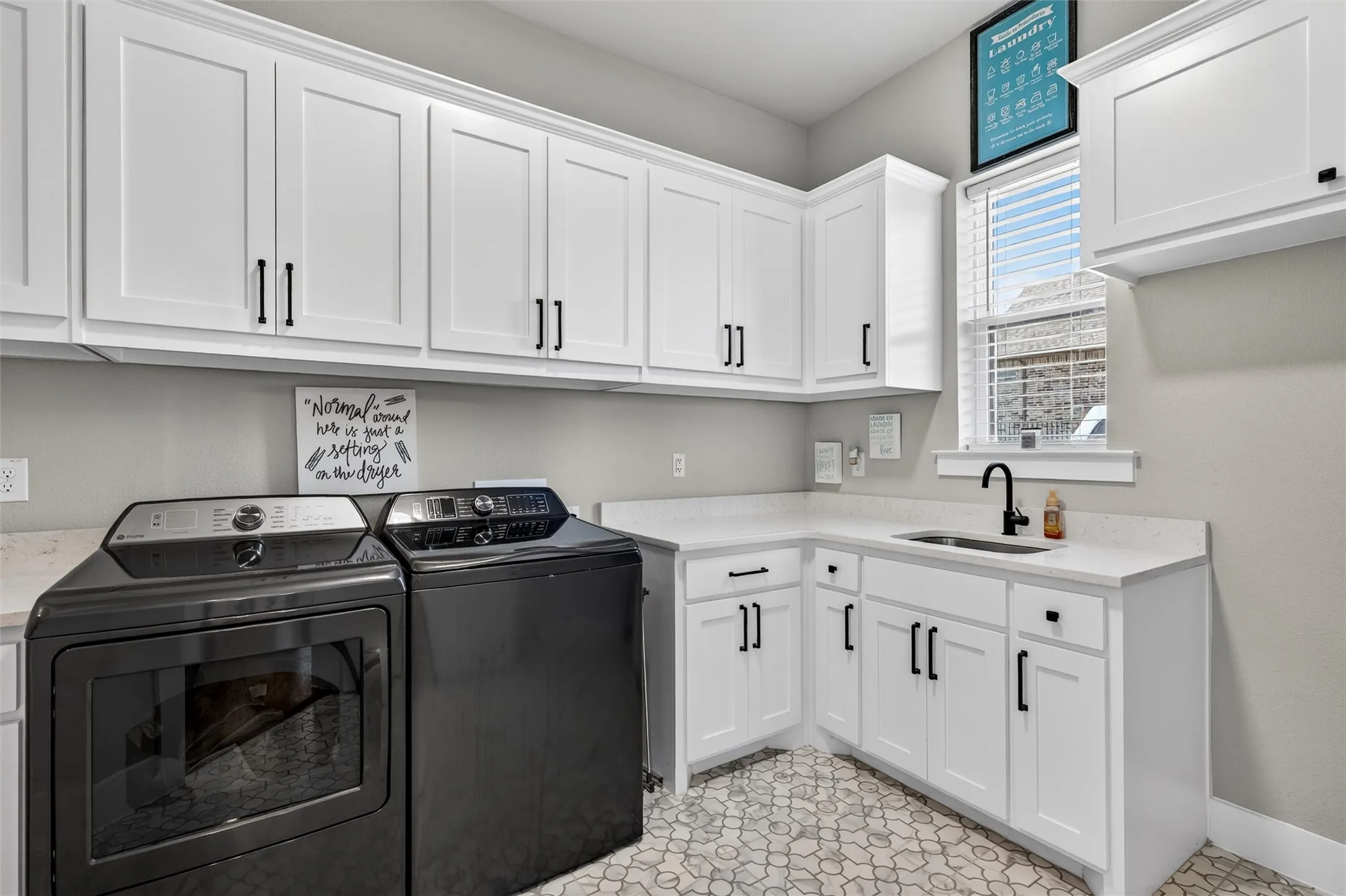 Single Family Residence For Sale in Ellis County , 410 Dove Meadow Trail, Waxahachie, Texas 75167, 4 Bedroom, 3 Bathroom, 3 Garage spaces, 3,047 Sqft, built in 2024, mls#21282083, Real Estate Agent in Waxahachie, Homes For Sale in Ellis county, Homes For Sale in Waxahachie, Realtor in Waxahachie Texas, Real Estate Brokerage Independent Realty Texas, Luminita Cordes Realtor