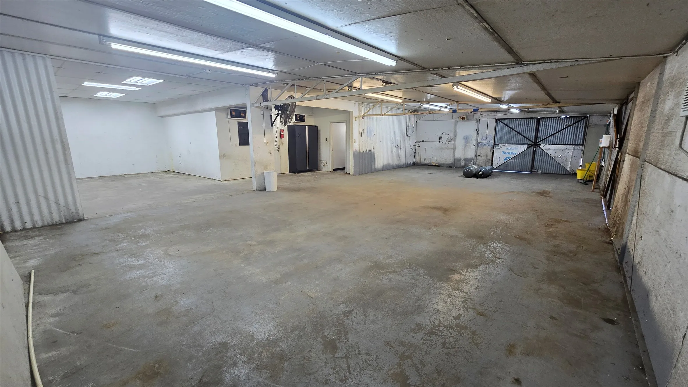 Business For Rent in Johnson County , 2817 Wilshire Boulevard, Burleson, Texas 76028, 0, 0, Garage spaces, 0 Sqft, built in 1977, Price $3,000, mls#21281442, Real Estate Agent in Burleson, Homes For Rent in Johnson county, Homes For Rent in Burleson, Realtor in Burleson Texas, Real Estate Brokerage Independent Realty Texas, Luminita Cordes Realtor