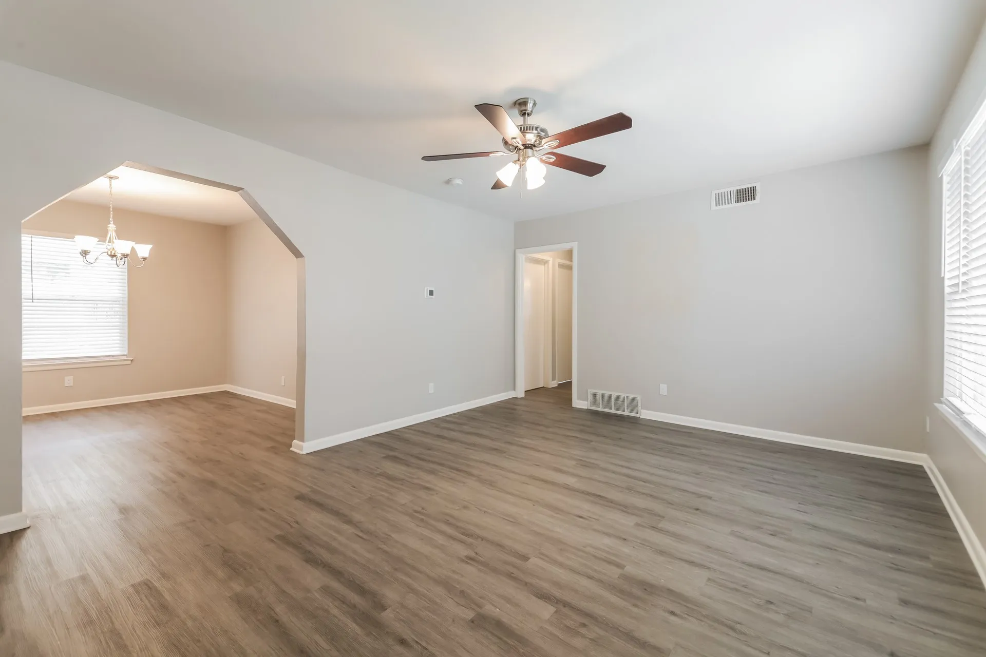 Single Family Residence For Sale in Dallas County , 7431 Piedmont Drive, Dallas, Texas 75227, 3 Bedroom, 1 Bathroom, 1 Garage spaces, 1,469 Sqft, built in 1953, mls#21275318, Real Estate Agent in Dallas, Homes For Sale in Dallas county, Homes For Sale in Dallas, Realtor in Dallas Texas, Real Estate Brokerage Independent Realty Texas, Luminita Cordes Realtor