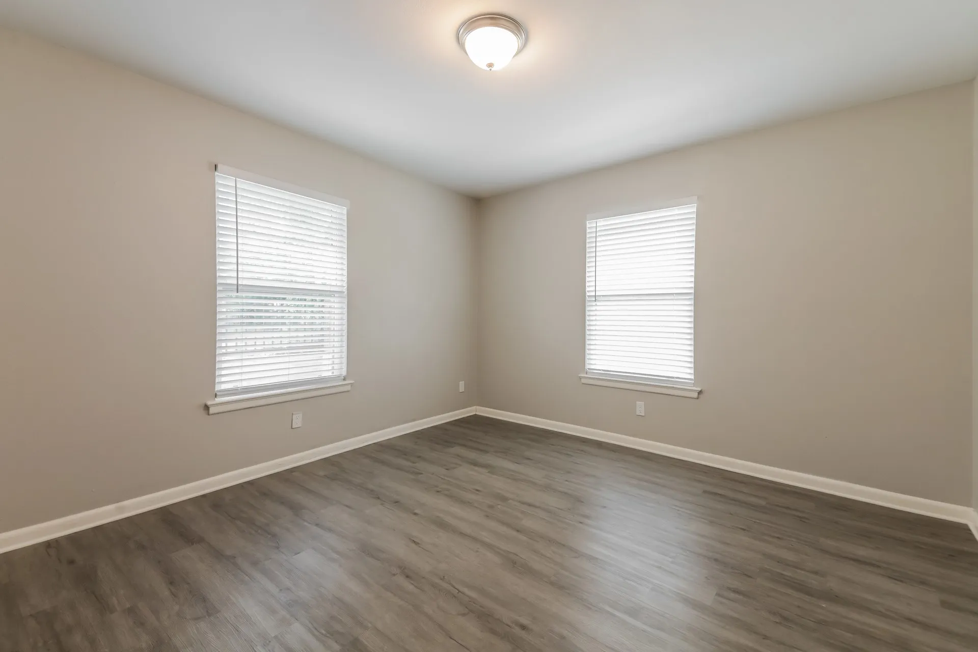 Single Family Residence For Sale in Dallas County , 7431 Piedmont Drive, Dallas, Texas 75227, 3 Bedroom, 1 Bathroom, 1 Garage spaces, 1,469 Sqft, built in 1953, mls#21275318, Real Estate Agent in Dallas, Homes For Sale in Dallas county, Homes For Sale in Dallas, Realtor in Dallas Texas, Real Estate Brokerage Independent Realty Texas, Luminita Cordes Realtor