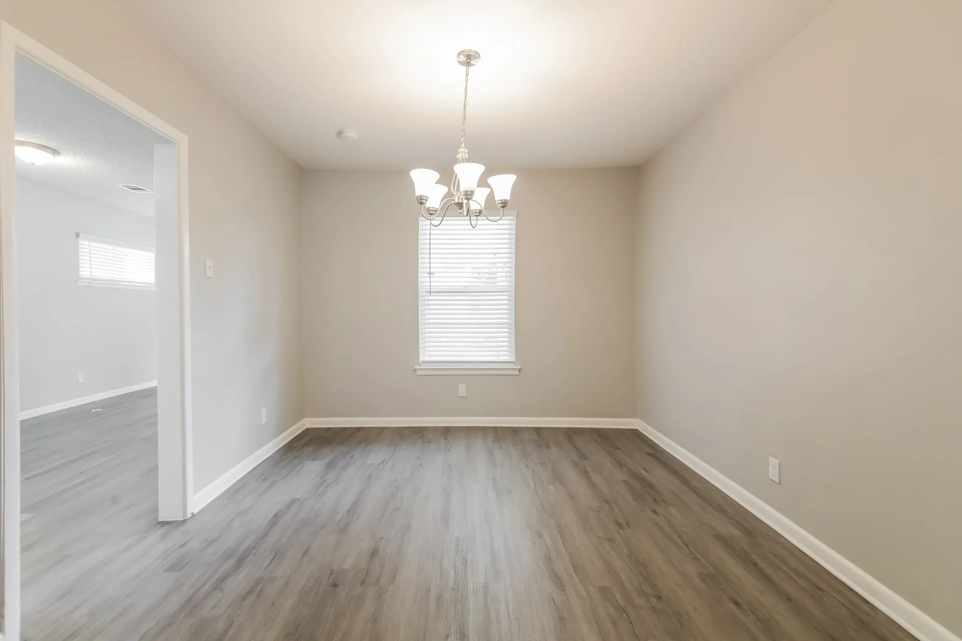 Single Family Residence For Sale in Dallas County , 7431 Piedmont Drive, Dallas, Texas 75227, 3 Bedroom, 1 Bathroom, 1 Garage spaces, 1,469 Sqft, built in 1953, mls#21275318, Real Estate Agent in Dallas, Homes For Sale in Dallas county, Homes For Sale in Dallas, Realtor in Dallas Texas, Real Estate Brokerage Independent Realty Texas, Luminita Cordes Realtor