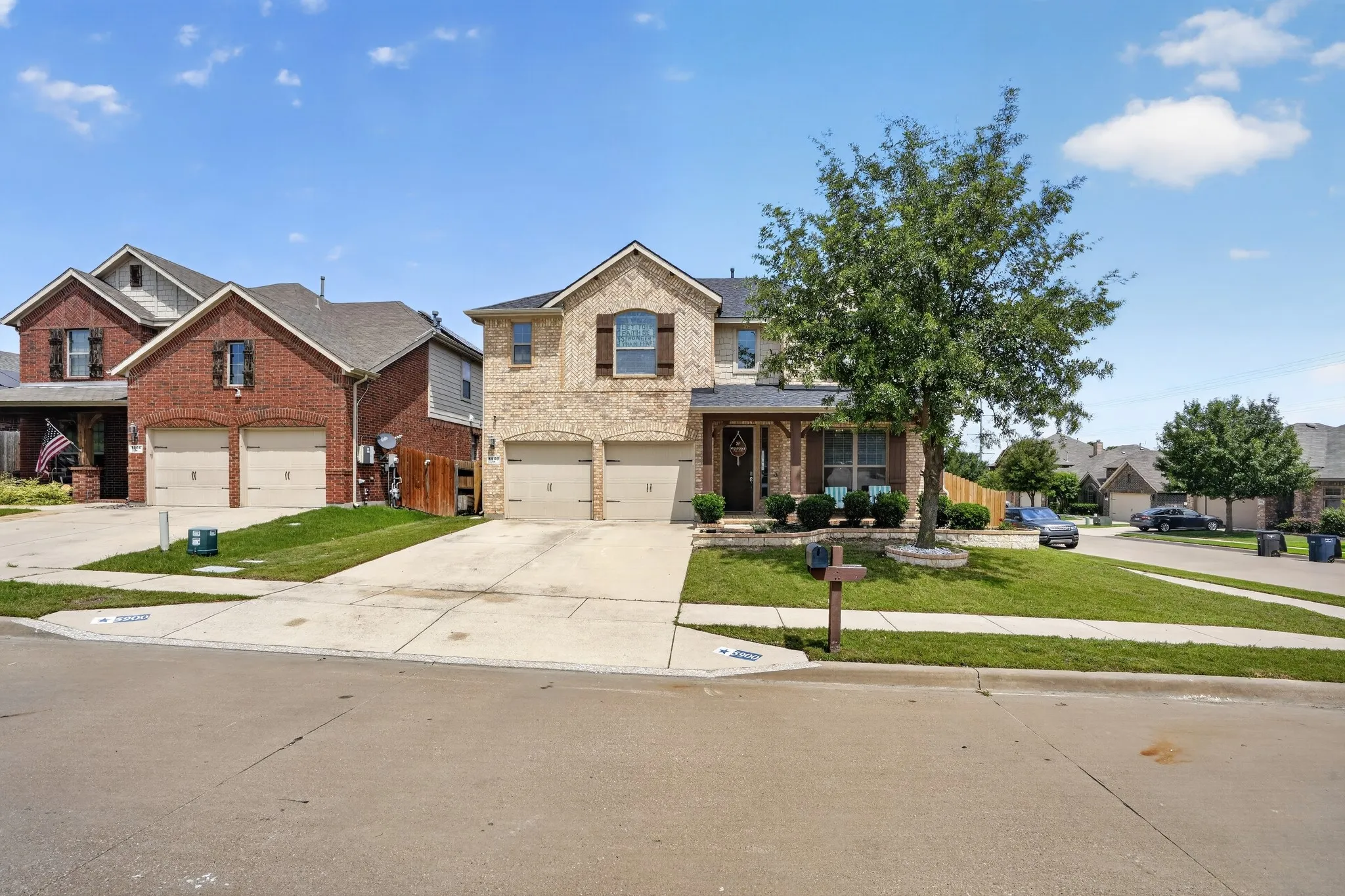 Single Family Residence For Sale in Tarrant County , 5900 Paddlefish Drive, Fort Worth, Texas 76179, 4 Bedroom, 3 Bathroom, 2 Garage spaces, 2,614 Sqft, built in 2014, mls#21282619, Real Estate Agent in Fort Worth, Homes For Sale in Tarrant county, Homes For Sale in Fort Worth, Realtor in Fort Worth Texas, Real Estate Brokerage Independent Realty Texas, Luminita Cordes Realtor
