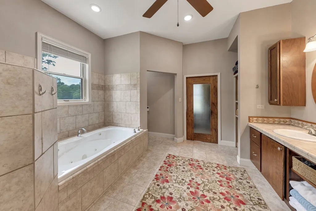 Single Family Residence For Sale in Franklin (TX) County , 8150 Texas Highway 37 S S, Winnsboro, Texas 75494, 4 Bedrooms, 5 Bathrooms, 2 Garage spaces, 6,268 Sqft, built in 2005, Price $1,650,000, mls#21282629, Real Estate Agent in Winnsboro, Homes For Sale in Franklin (TX) county, Homes For Sale in Winnsboro, Realtor in Winnsboro Texas, Real Estate Brokerage Independent Realty Texas, Luminita Cordes Realtor