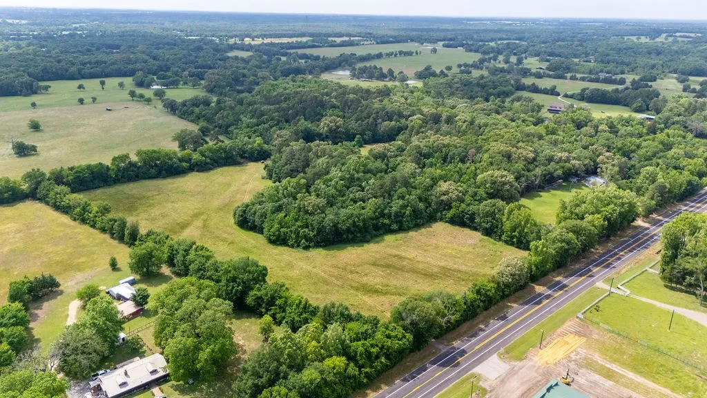 Single Family Residence For Sale in Franklin (TX) County , 8150 Texas Highway 37 S S, Winnsboro, Texas 75494, 4 Bedrooms, 5 Bathrooms, 2 Garage spaces, 6,268 Sqft, built in 2005, Price $1,650,000, mls#21282629, Real Estate Agent in Winnsboro, Homes For Sale in Franklin (TX) county, Homes For Sale in Winnsboro, Realtor in Winnsboro Texas, Real Estate Brokerage Independent Realty Texas, Luminita Cordes Realtor