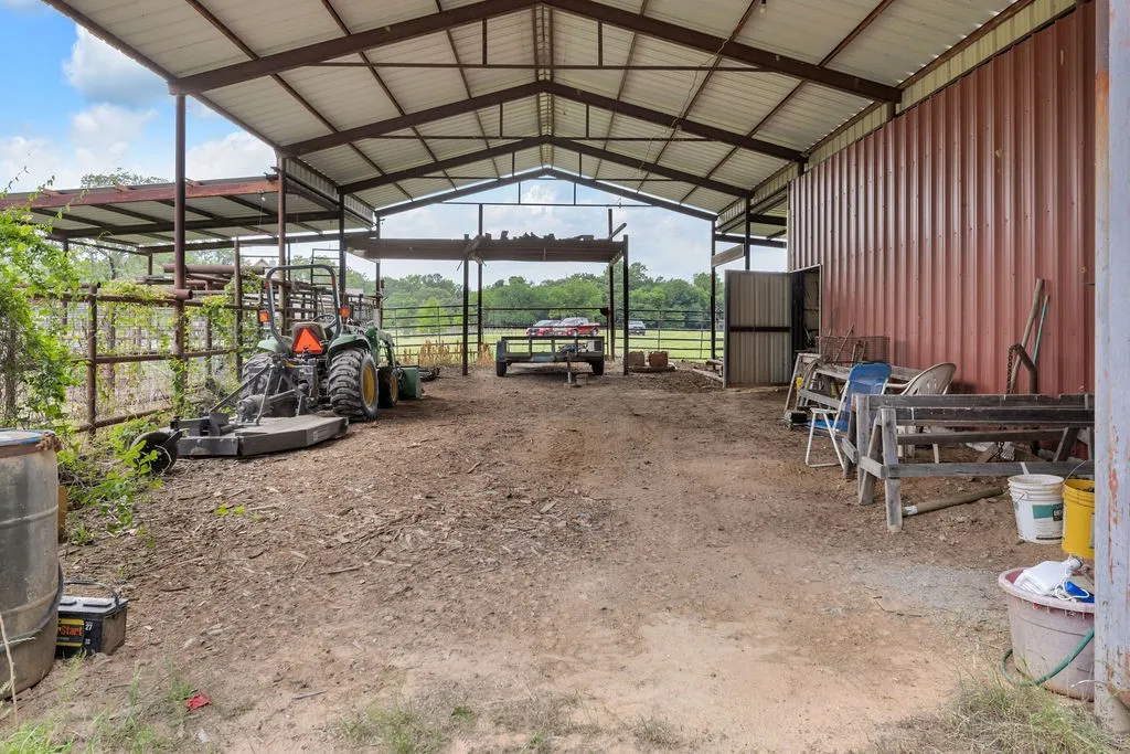 Single Family Residence For Sale in Franklin (TX) County , 8150 Texas Highway 37 S S, Winnsboro, Texas 75494, 4 Bedrooms, 5 Bathrooms, 2 Garage spaces, 6,268 Sqft, built in 2005, Price $1,650,000, mls#21282629, Real Estate Agent in Winnsboro, Homes For Sale in Franklin (TX) county, Homes For Sale in Winnsboro, Realtor in Winnsboro Texas, Real Estate Brokerage Independent Realty Texas, Luminita Cordes Realtor