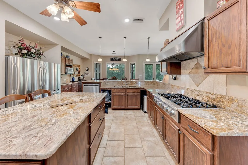 Single Family Residence For Sale in Franklin (TX) County , 8150 Texas Highway 37 S S, Winnsboro, Texas 75494, 4 Bedrooms, 5 Bathrooms, 2 Garage spaces, 6,268 Sqft, built in 2005, Price $1,650,000, mls#21282629, Real Estate Agent in Winnsboro, Homes For Sale in Franklin (TX) county, Homes For Sale in Winnsboro, Realtor in Winnsboro Texas, Real Estate Brokerage Independent Realty Texas, Luminita Cordes Realtor