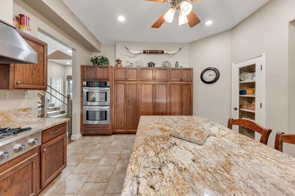 Single Family Residence For Sale in Franklin (TX) County , 8150 Texas Highway 37 S S, Winnsboro, Texas 75494, 4 Bedrooms, 5 Bathrooms, 2 Garage spaces, 6,268 Sqft, built in 2005, Price $1,650,000, mls#21282629, Real Estate Agent in Winnsboro, Homes For Sale in Franklin (TX) county, Homes For Sale in Winnsboro, Realtor in Winnsboro Texas, Real Estate Brokerage Independent Realty Texas, Luminita Cordes Realtor
