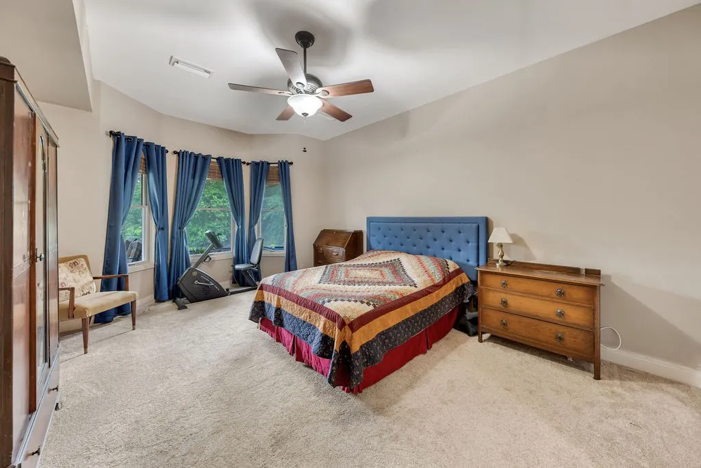 Single Family Residence For Sale in Franklin (TX) County , 8150 Texas Highway 37 S S, Winnsboro, Texas 75494, 4 Bedrooms, 5 Bathrooms, 2 Garage spaces, 6,268 Sqft, built in 2005, Price $1,650,000, mls#21282629, Real Estate Agent in Winnsboro, Homes For Sale in Franklin (TX) county, Homes For Sale in Winnsboro, Realtor in Winnsboro Texas, Real Estate Brokerage Independent Realty Texas, Luminita Cordes Realtor