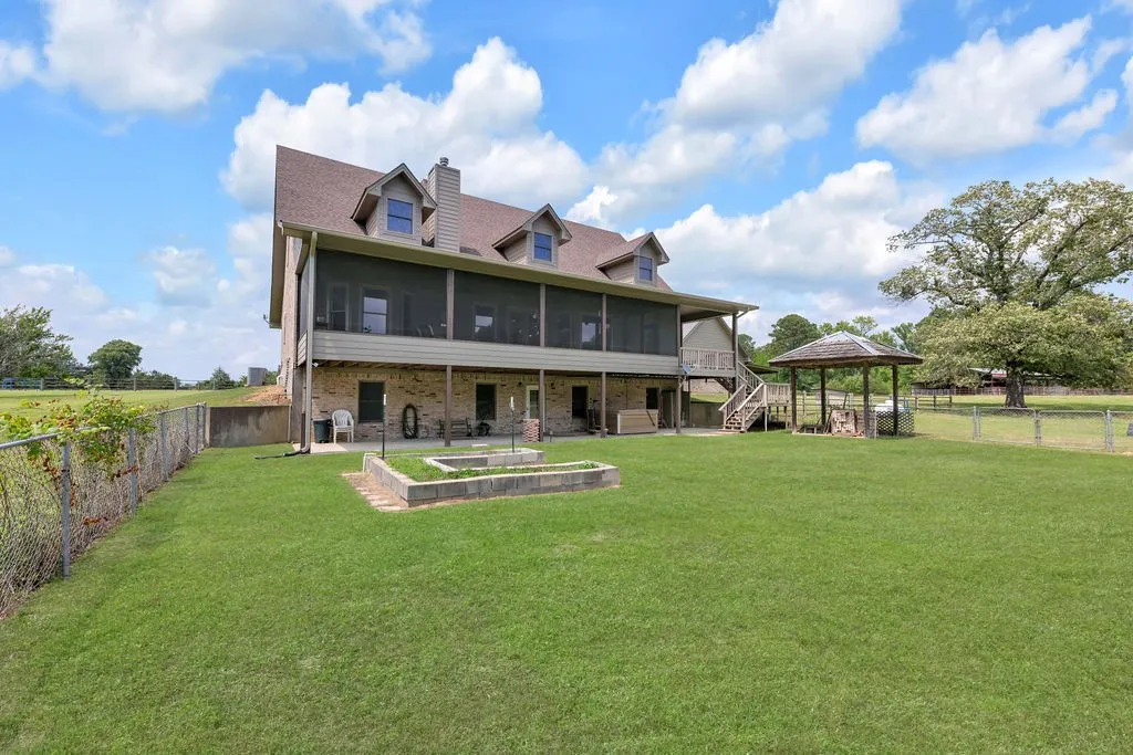 Single Family Residence For Sale in Franklin (TX) County , 8150 Texas Highway 37 S S, Winnsboro, Texas 75494, 4 Bedrooms, 5 Bathrooms, 2 Garage spaces, 6,268 Sqft, built in 2005, Price $1,650,000, mls#21282629, Real Estate Agent in Winnsboro, Homes For Sale in Franklin (TX) county, Homes For Sale in Winnsboro, Realtor in Winnsboro Texas, Real Estate Brokerage Independent Realty Texas, Luminita Cordes Realtor