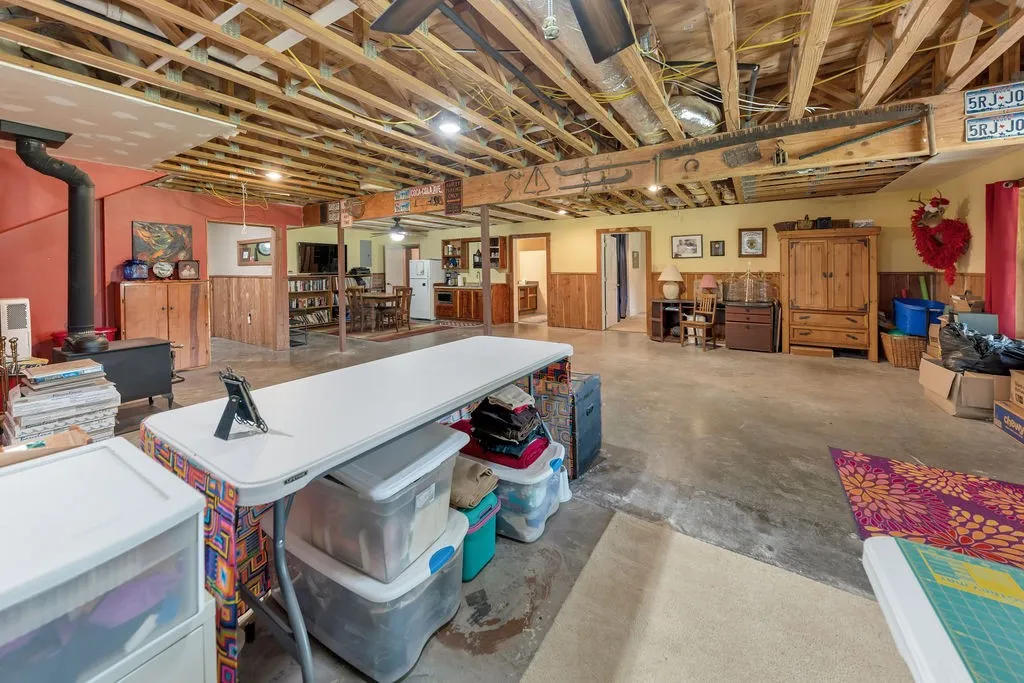 Walkout Level w/wood burning stove