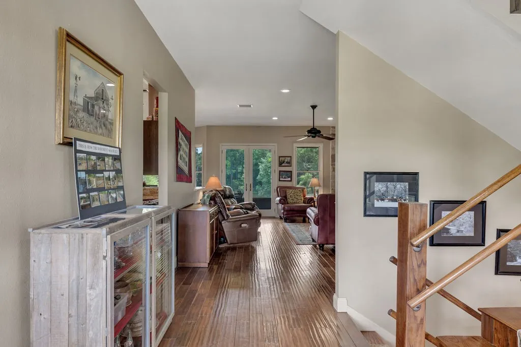 Single Family Residence For Sale in Franklin (TX) County , 8150 Texas Highway 37 S S, Winnsboro, Texas 75494, 4 Bedrooms, 5 Bathrooms, 2 Garage spaces, 6,268 Sqft, built in 2005, Price $1,650,000, mls#21282629, Real Estate Agent in Winnsboro, Homes For Sale in Franklin (TX) county, Homes For Sale in Winnsboro, Realtor in Winnsboro Texas, Real Estate Brokerage Independent Realty Texas, Luminita Cordes Realtor