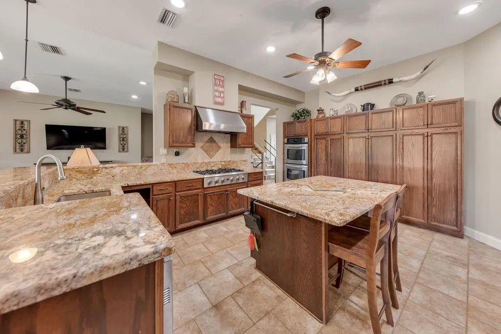 Single Family Residence For Sale in Franklin (TX) County , 8150 Texas Highway 37 S S, Winnsboro, Texas 75494, 4 Bedrooms, 5 Bathrooms, 2 Garage spaces, 6,268 Sqft, built in 2005, Price $1,650,000, mls#21282629, Real Estate Agent in Winnsboro, Homes For Sale in Franklin (TX) county, Homes For Sale in Winnsboro, Realtor in Winnsboro Texas, Real Estate Brokerage Independent Realty Texas, Luminita Cordes Realtor