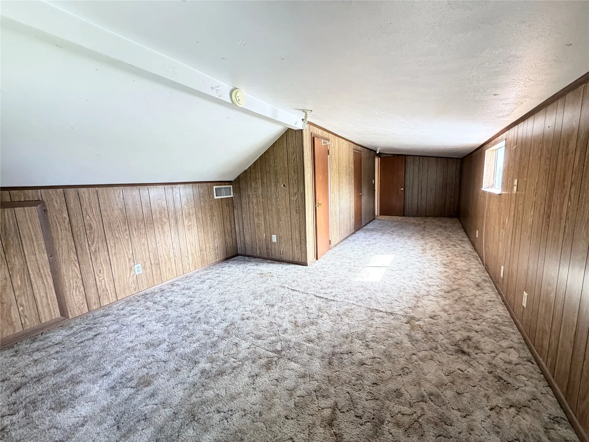 Single Family Residence For Sale in Hamilton County , 403 N Reagan Street, Hamilton, Texas 76531, 3 Bedrooms, 2 Bathrooms, Garage spaces, 1,952 Sqft, built in 1950, Price $139,000, mls#21282749, Real Estate Agent in Hamilton, Homes For Sale in Hamilton county, Homes For Sale in Hamilton, Realtor in Hamilton Texas, Real Estate Brokerage Independent Realty Texas, Luminita Cordes Realtor