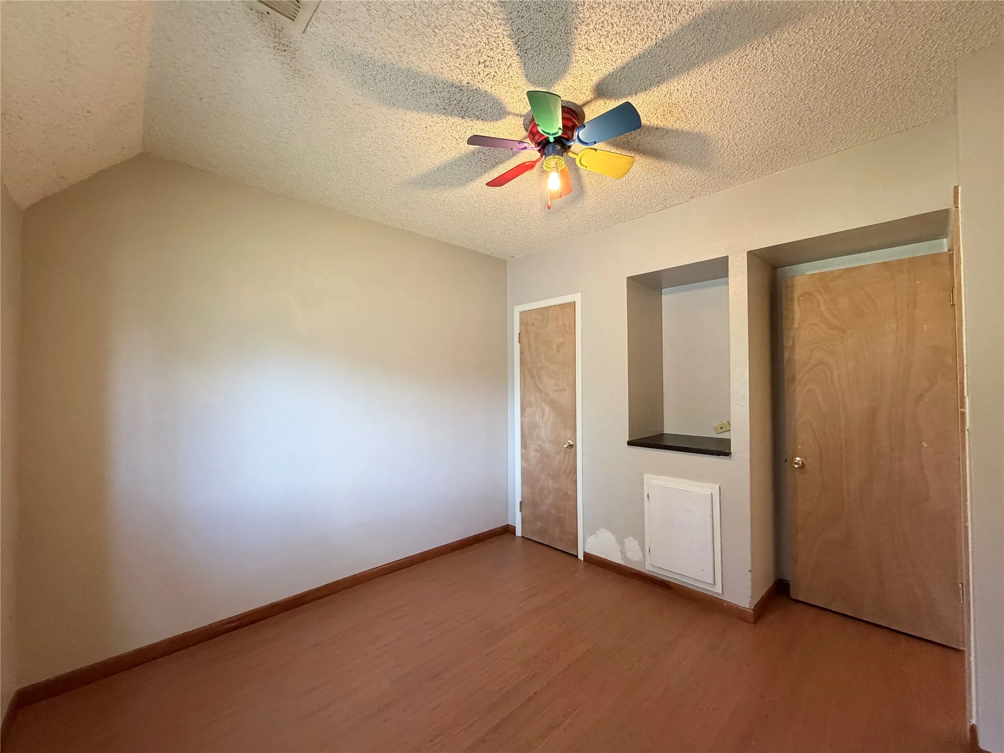 Single Family Residence For Sale in Hamilton County , 403 N Reagan Street, Hamilton, Texas 76531, 3 Bedrooms, 2 Bathrooms, Garage spaces, 1,952 Sqft, built in 1950, Price $139,000, mls#21282749, Real Estate Agent in Hamilton, Homes For Sale in Hamilton county, Homes For Sale in Hamilton, Realtor in Hamilton Texas, Real Estate Brokerage Independent Realty Texas, Luminita Cordes Realtor