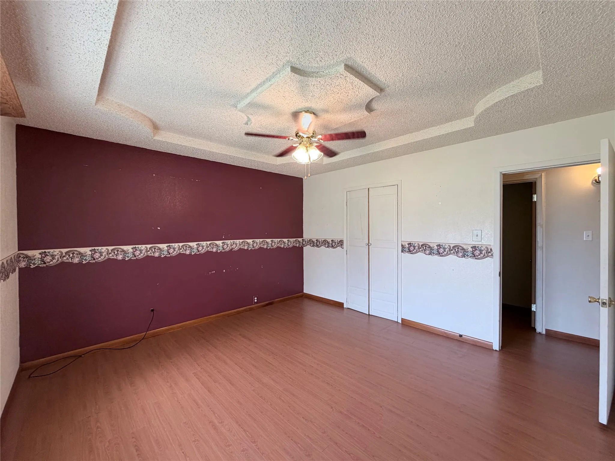 Single Family Residence For Sale in Hamilton County , 403 N Reagan Street, Hamilton, Texas 76531, 3 Bedrooms, 2 Bathrooms, Garage spaces, 1,952 Sqft, built in 1950, Price $139,000, mls#21282749, Real Estate Agent in Hamilton, Homes For Sale in Hamilton county, Homes For Sale in Hamilton, Realtor in Hamilton Texas, Real Estate Brokerage Independent Realty Texas, Luminita Cordes Realtor
