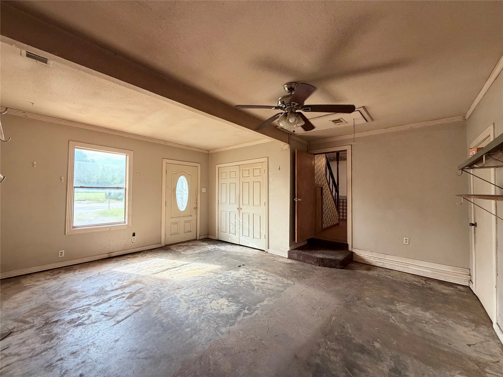 Single Family Residence For Sale in Hamilton County , 403 N Reagan Street, Hamilton, Texas 76531, 3 Bedrooms, 2 Bathrooms, Garage spaces, 1,952 Sqft, built in 1950, Price $139,000, mls#21282749, Real Estate Agent in Hamilton, Homes For Sale in Hamilton county, Homes For Sale in Hamilton, Realtor in Hamilton Texas, Real Estate Brokerage Independent Realty Texas, Luminita Cordes Realtor