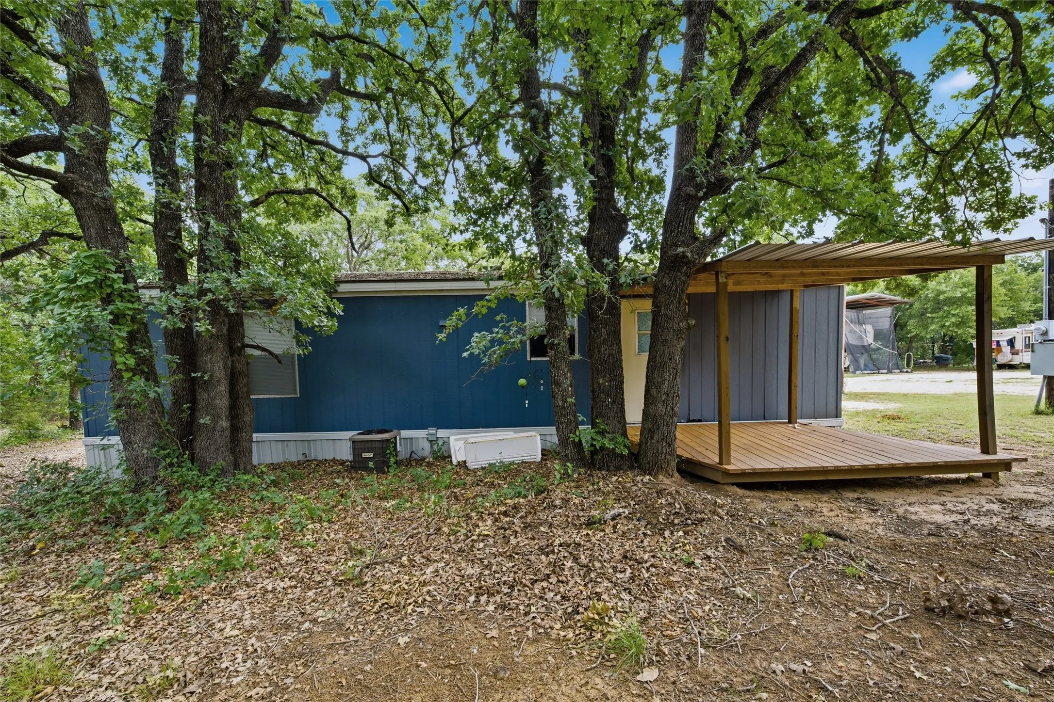 Mobile Home For Sale in Hill County , 154 HCR 1217, Blum, Texas 76627, 3 Bedroom, 2 Bathroom, Garage spaces, 1,280 Sqft, built in 1999, mls#21273676, Real Estate Agent in Blum, Homes For Sale in Hill county, Homes For Sale in Blum, Realtor in Blum Texas, Real Estate Brokerage Independent Realty Texas, Luminita Cordes Realtor