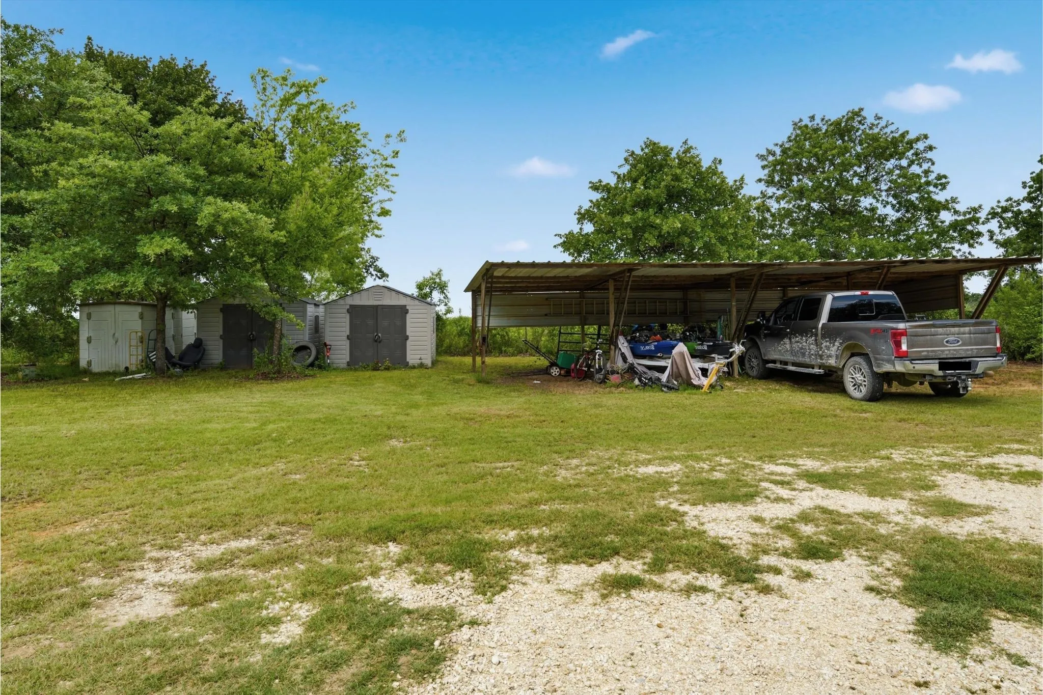 Mobile Home For Sale in Hill County , 154 HCR 1217, Blum, Texas 76627, 3 Bedroom, 2 Bathroom, Garage spaces, 1,280 Sqft, built in 1999, mls#21273676, Real Estate Agent in Blum, Homes For Sale in Hill county, Homes For Sale in Blum, Realtor in Blum Texas, Real Estate Brokerage Independent Realty Texas, Luminita Cordes Realtor