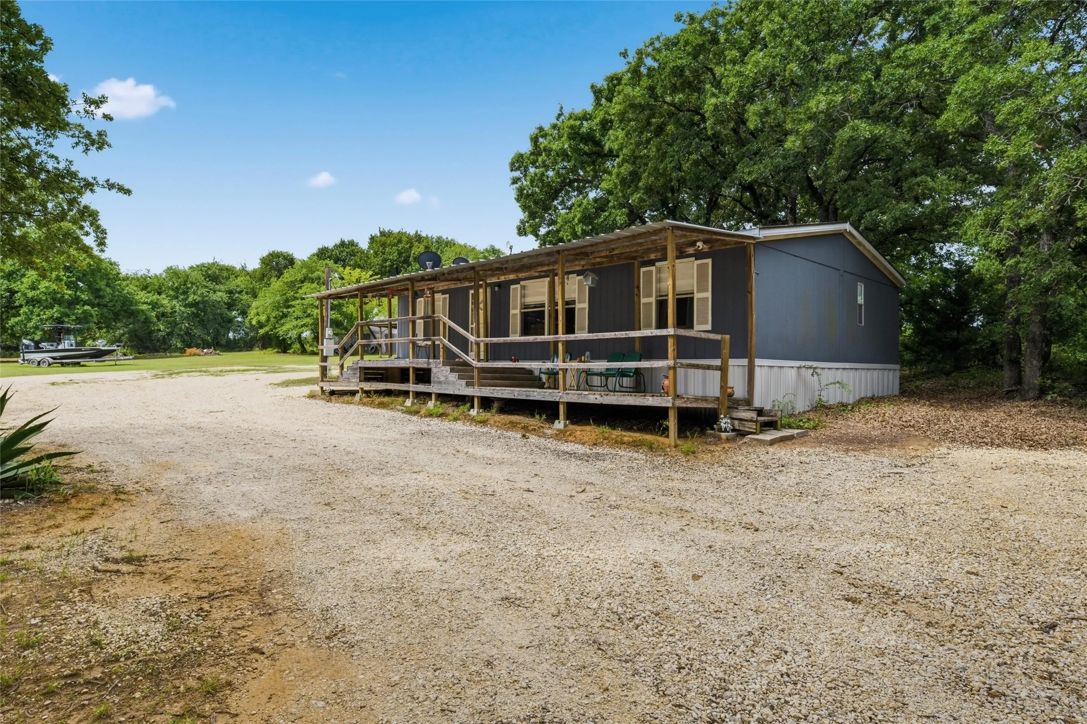 Mobile Home For Sale in Hill County , 154 HCR 1217, Blum, Texas 76627, 3 Bedroom, 2 Bathroom, Garage spaces, 1,280 Sqft, built in 1999, mls#21273676, Real Estate Agent in Blum, Homes For Sale in Hill county, Homes For Sale in Blum, Realtor in Blum Texas, Real Estate Brokerage Independent Realty Texas, Luminita Cordes Realtor
