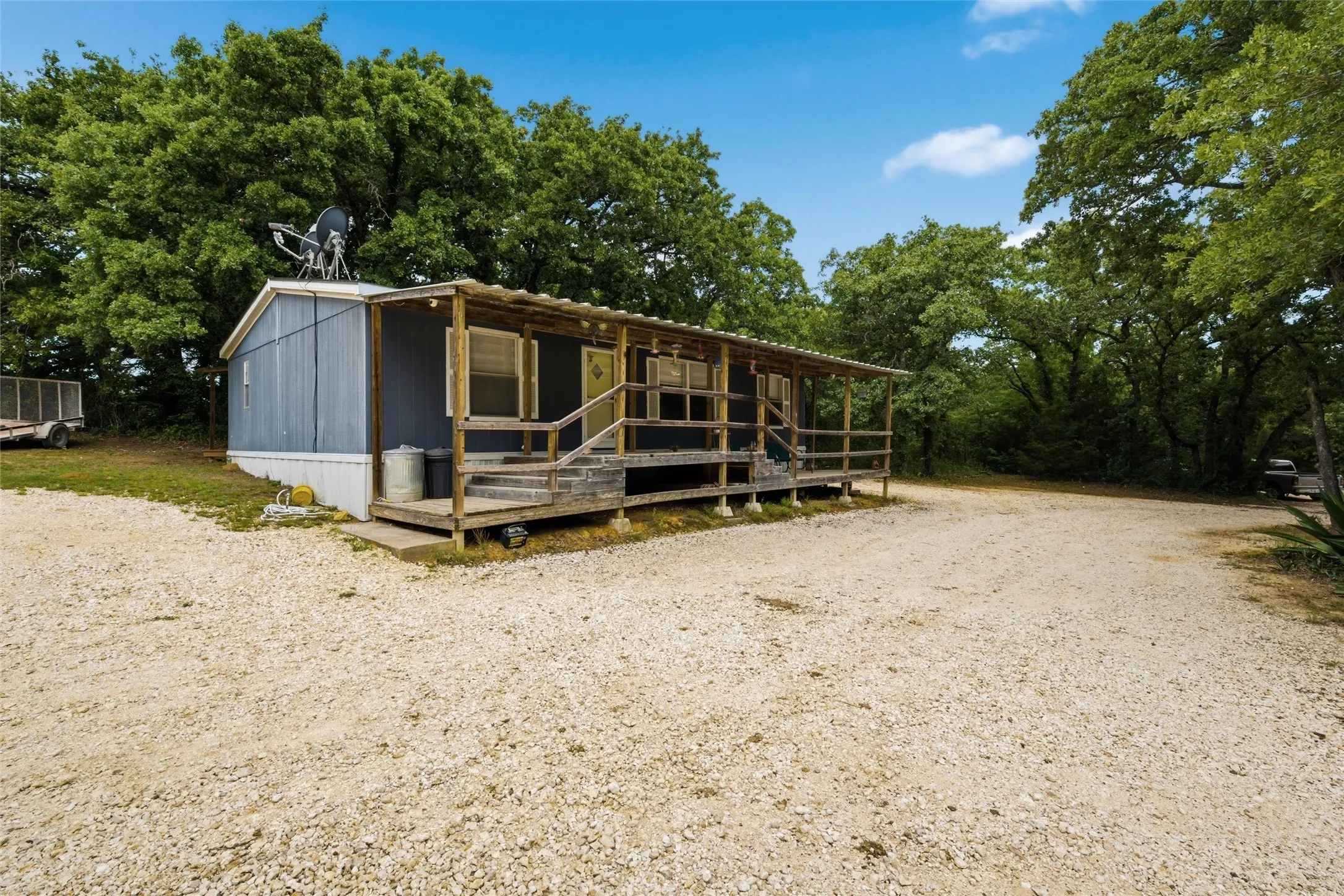 Mobile Home For Sale in Hill County , 154 HCR 1217, Blum, Texas 76627, 3 Bedroom, 2 Bathroom, Garage spaces, 1,280 Sqft, built in 1999, mls#21273676, Real Estate Agent in Blum, Homes For Sale in Hill county, Homes For Sale in Blum, Realtor in Blum Texas, Real Estate Brokerage Independent Realty Texas, Luminita Cordes Realtor