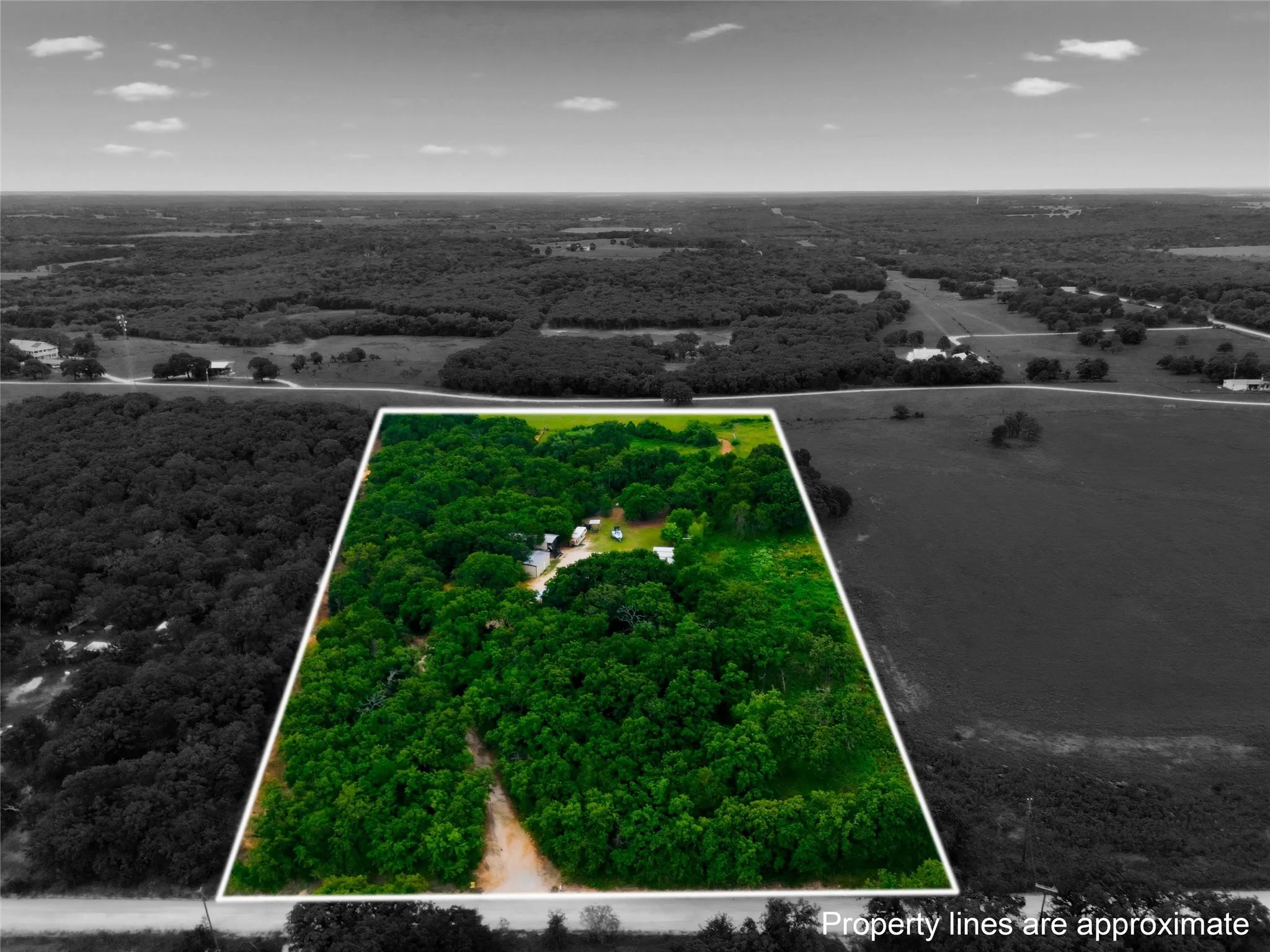 Mobile Home For Sale in Hill County , 154 HCR 1217, Blum, Texas 76627, 3 Bedroom, 2 Bathroom, Garage spaces, 1,280 Sqft, built in 1999, mls#21273676, Real Estate Agent in Blum, Homes For Sale in Hill county, Homes For Sale in Blum, Realtor in Blum Texas, Real Estate Brokerage Independent Realty Texas, Luminita Cordes Realtor
