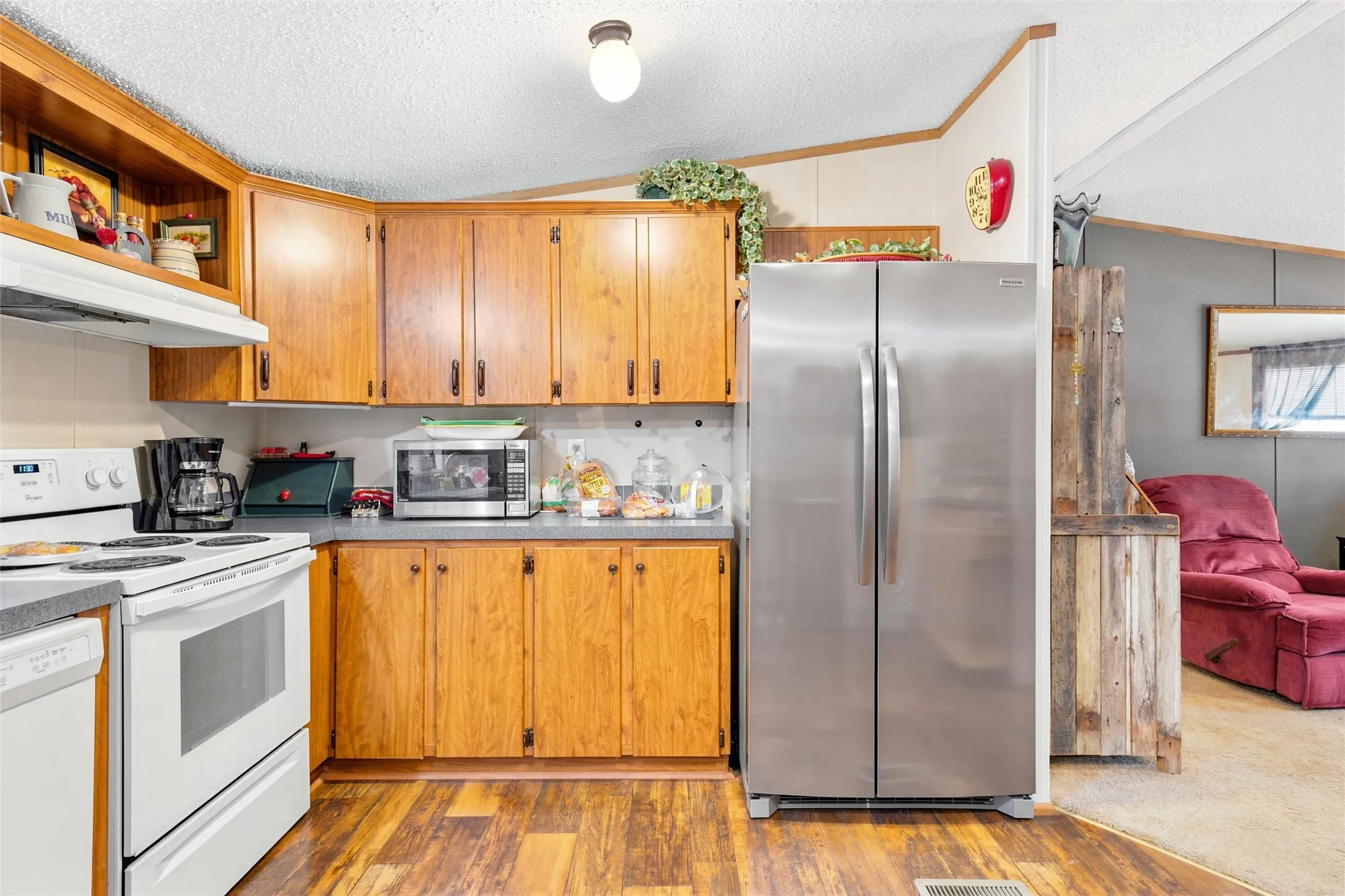 Mobile Home For Sale in Hill County , 154 HCR 1217, Blum, Texas 76627, 3 Bedroom, 2 Bathroom, Garage spaces, 1,280 Sqft, built in 1999, mls#21273676, Real Estate Agent in Blum, Homes For Sale in Hill county, Homes For Sale in Blum, Realtor in Blum Texas, Real Estate Brokerage Independent Realty Texas, Luminita Cordes Realtor