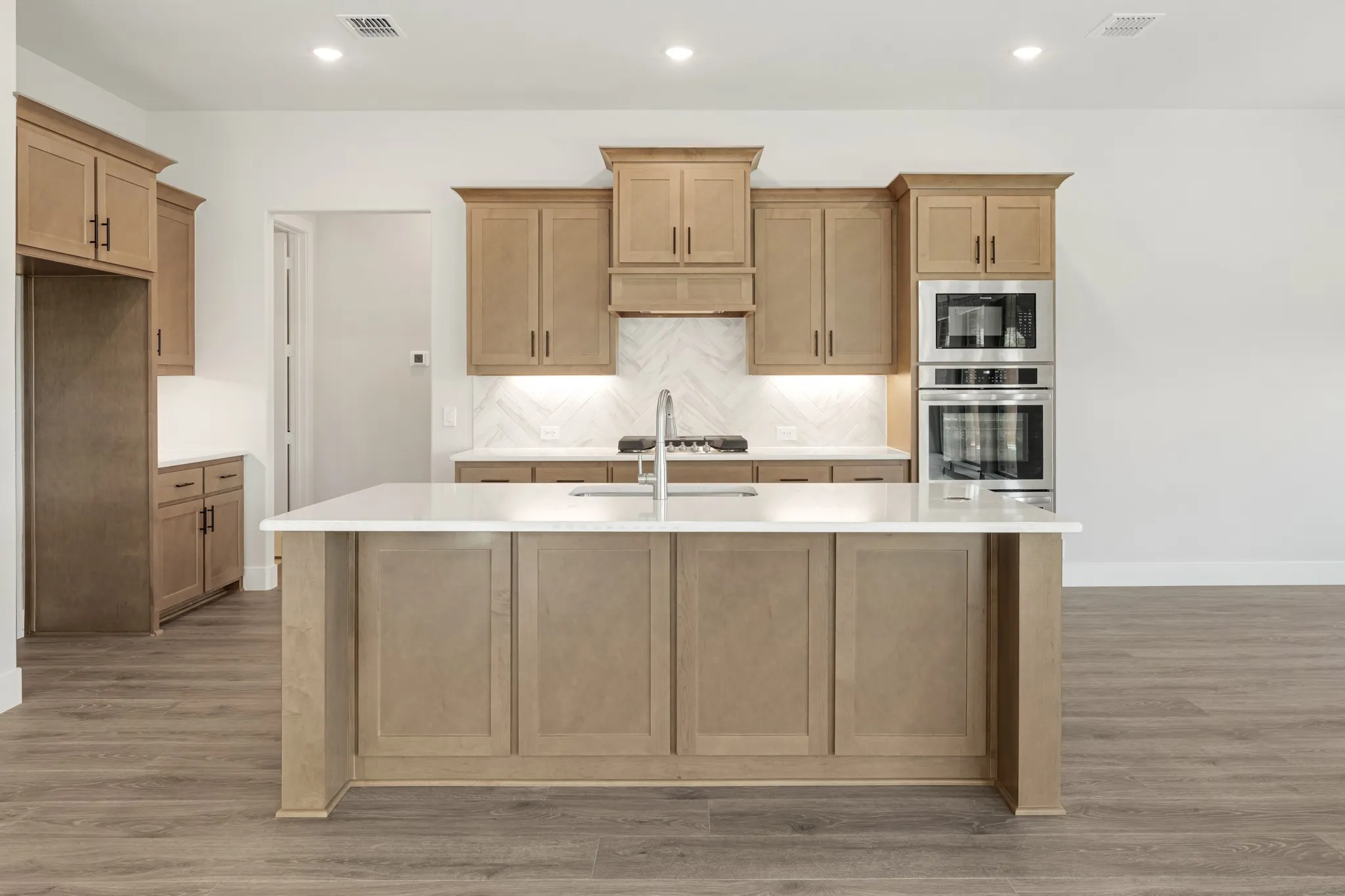 Single Family Residence For Sale in Denton County , 1004 Goldenrod Drive, Justin, Texas 76247, 3 Bedroom, 3 Bathroom, 2 Garage spaces, 2,521 Sqft, built in 2026, mls#21282788, Real Estate Agent in Justin, Homes For Sale in Denton county, Homes For Sale in Justin, Realtor in Justin Texas, Real Estate Brokerage Independent Realty Texas, Luminita Cordes Realtor