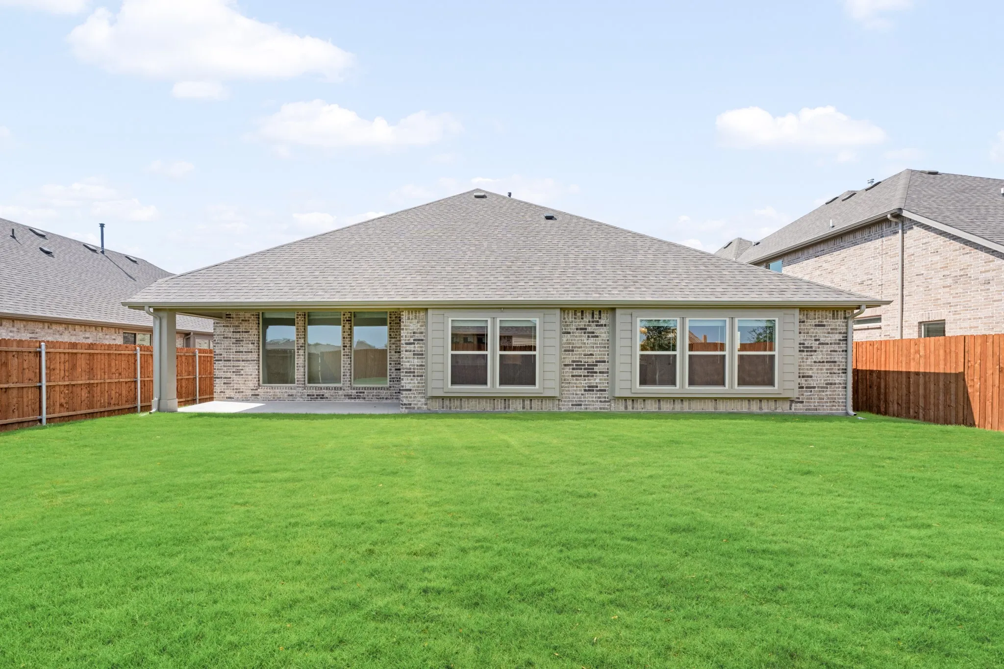 Single Family Residence For Sale in Denton County , 1004 Goldenrod Drive, Justin, Texas 76247, 3 Bedroom, 3 Bathroom, 2 Garage spaces, 2,521 Sqft, built in 2026, mls#21282788, Real Estate Agent in Justin, Homes For Sale in Denton county, Homes For Sale in Justin, Realtor in Justin Texas, Real Estate Brokerage Independent Realty Texas, Luminita Cordes Realtor