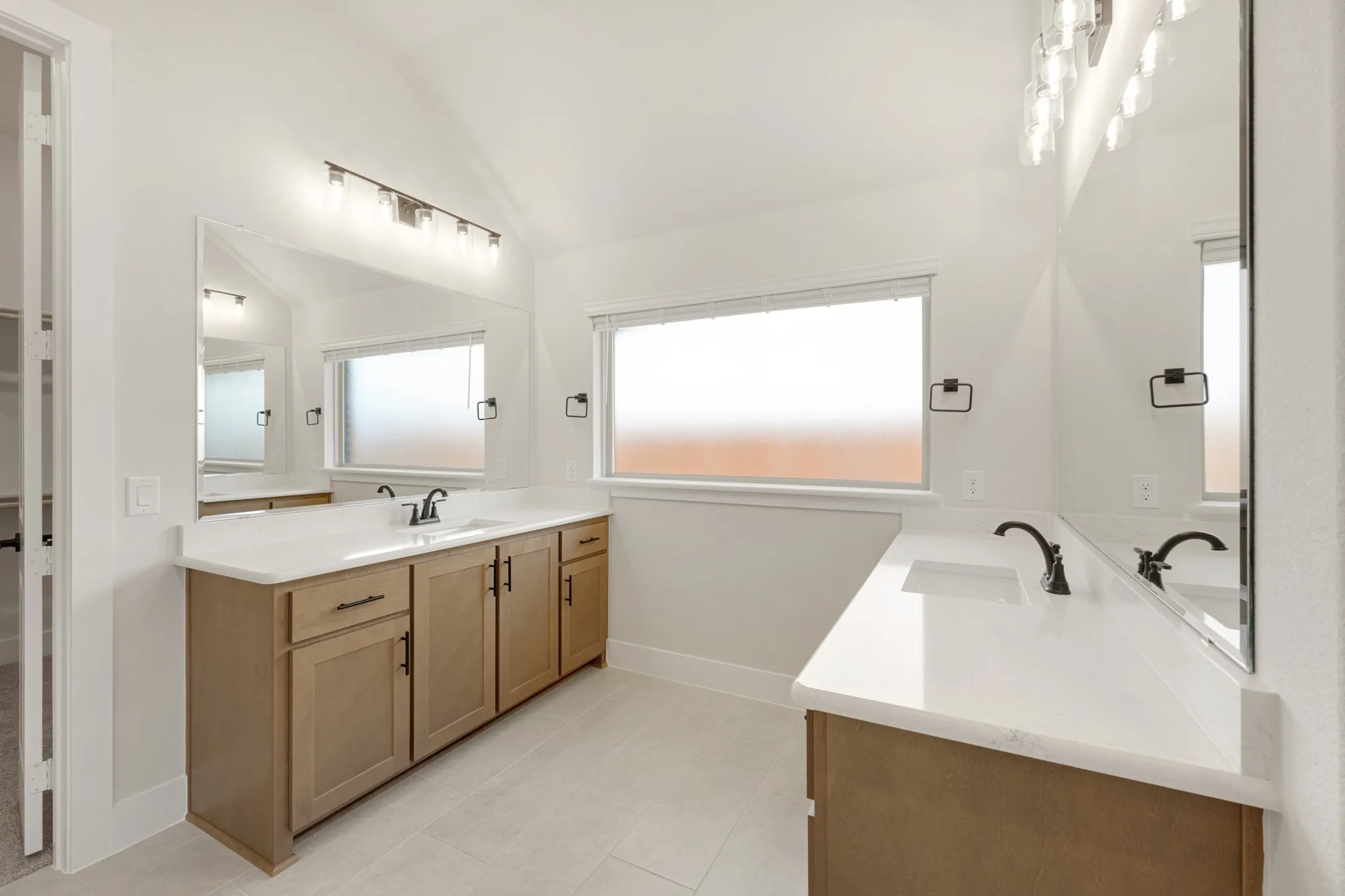 Single Family Residence For Sale in Denton County , 1004 Goldenrod Drive, Justin, Texas 76247, 3 Bedroom, 3 Bathroom, 2 Garage spaces, 2,521 Sqft, built in 2026, mls#21282788, Real Estate Agent in Justin, Homes For Sale in Denton county, Homes For Sale in Justin, Realtor in Justin Texas, Real Estate Brokerage Independent Realty Texas, Luminita Cordes Realtor